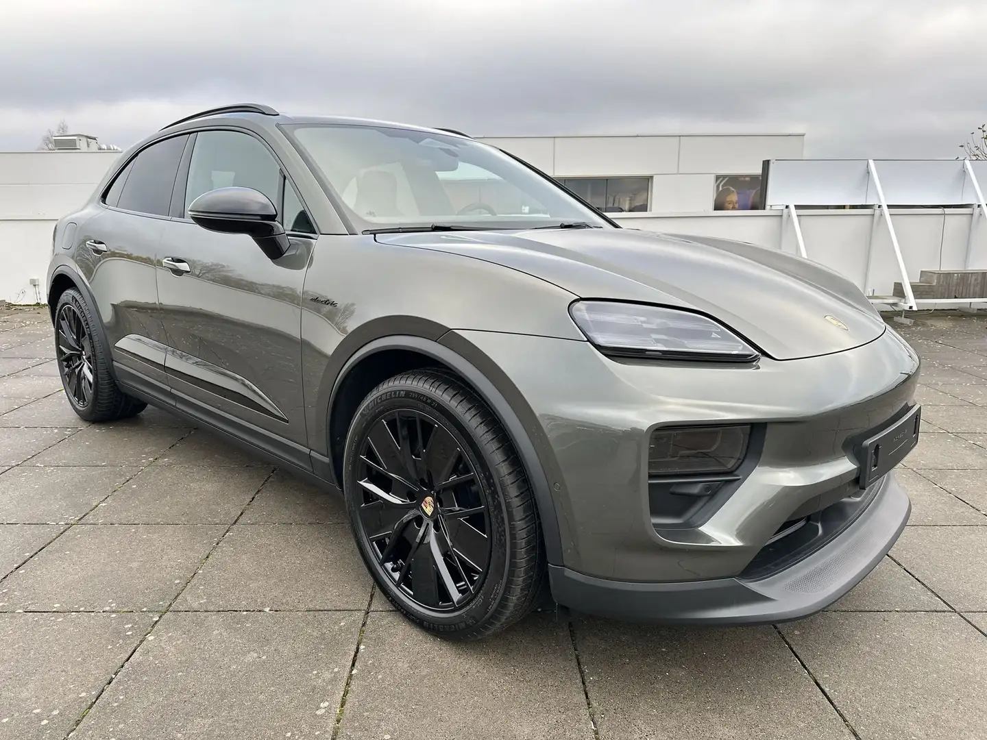 Porsche Macan 4ELEK/21"/PANODAK/TREKH/LEDER/AVENTURIENGROEN Vert - 1