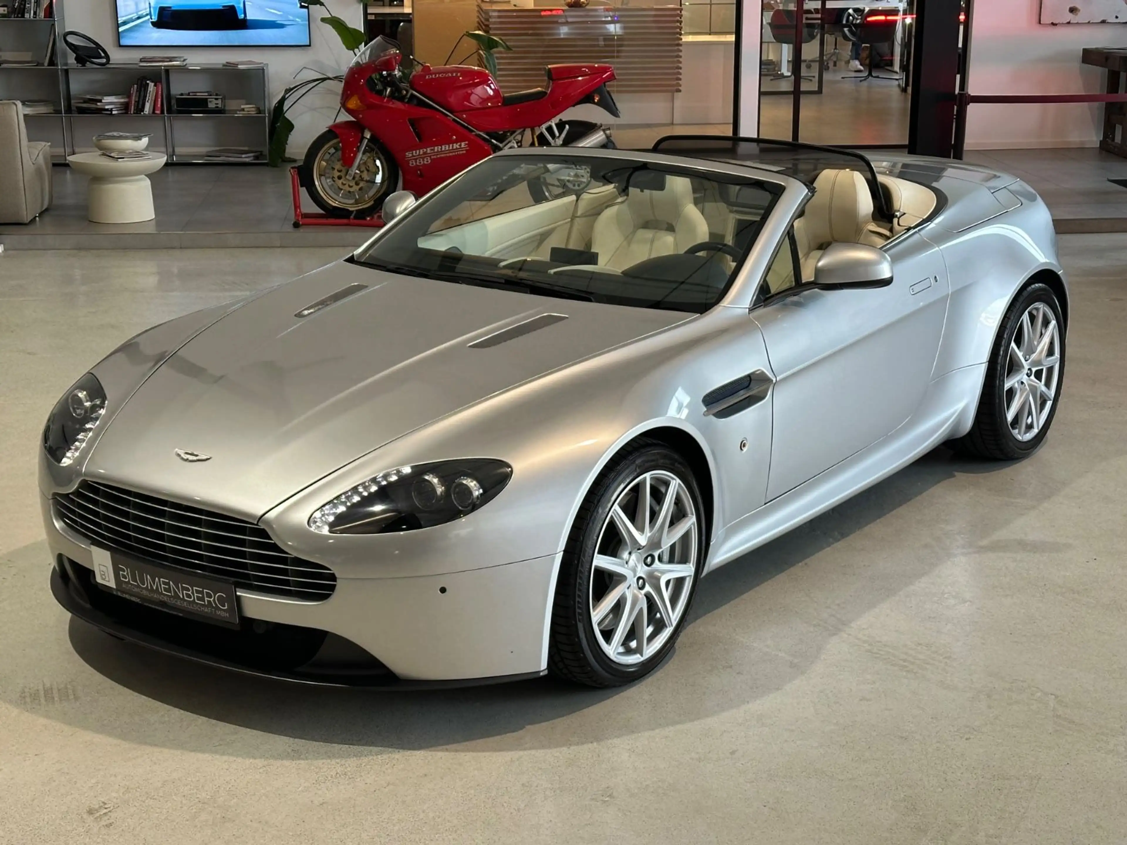 Aston Martin V8 Roadster 4.7l Sportshift * — photo 8