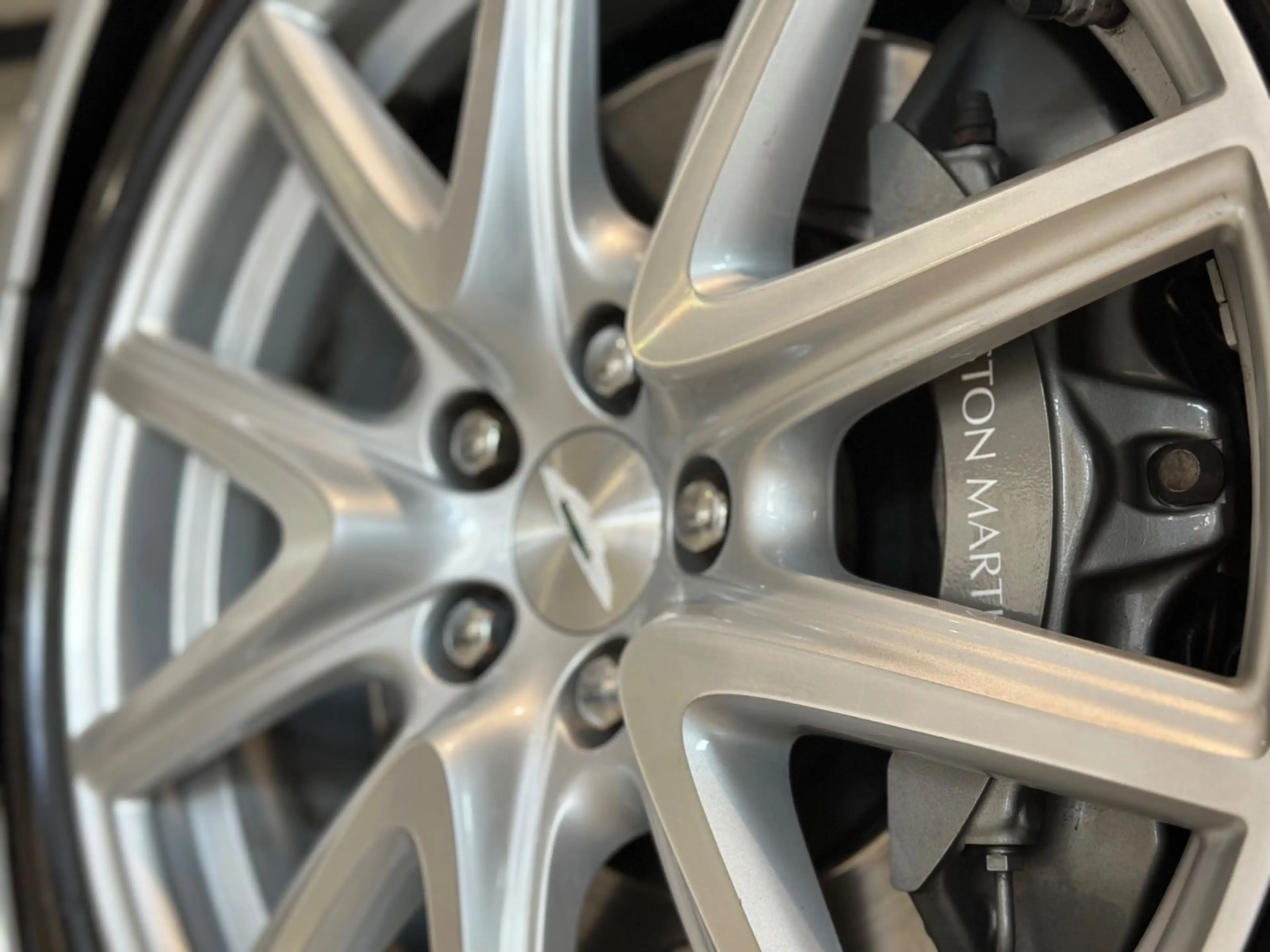 Aston Martin V8 Roadster 4.7l Sportshift * — photo 15