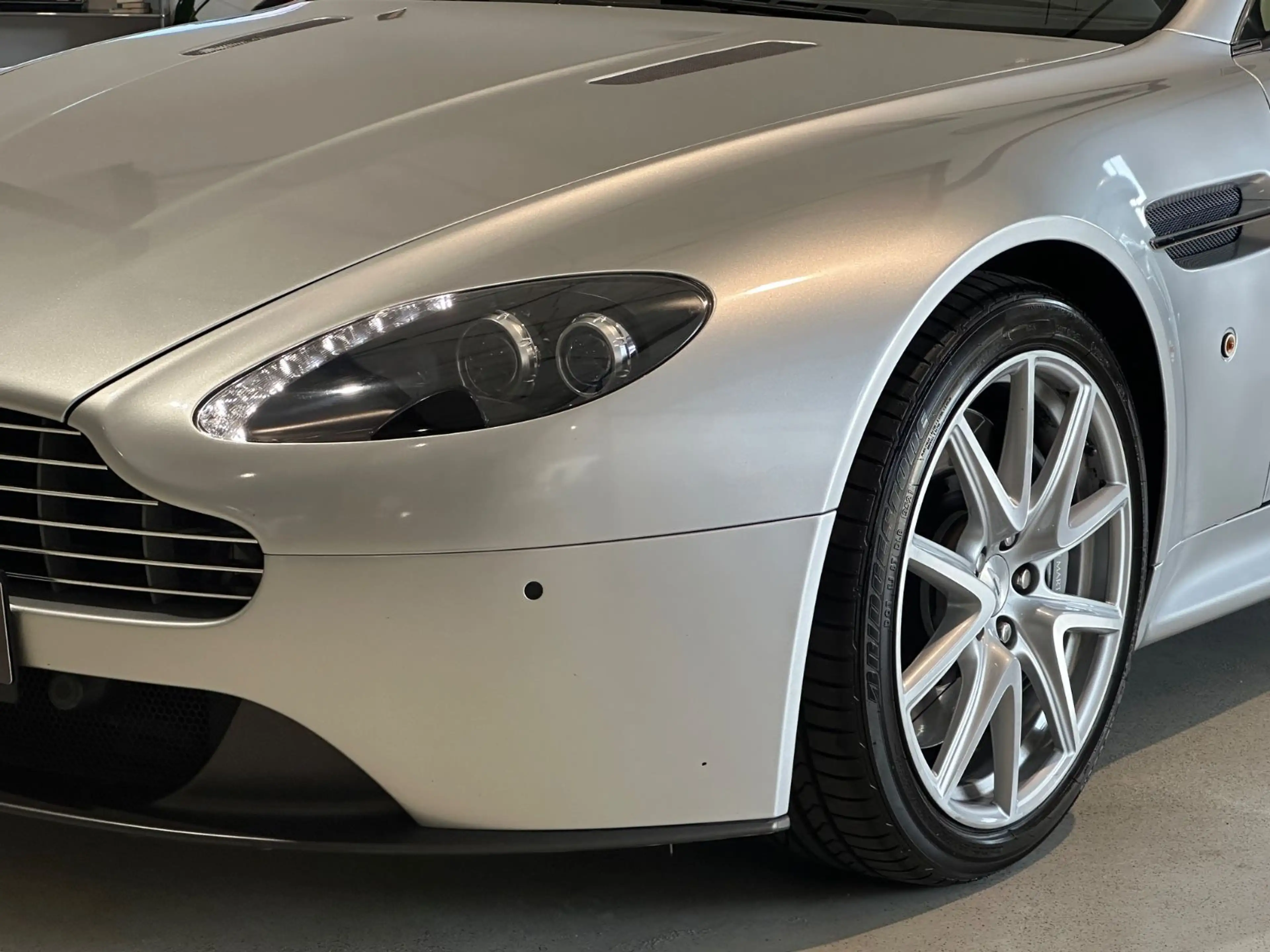 Aston Martin V8 Roadster 4.7l Sportshift * — photo 12
