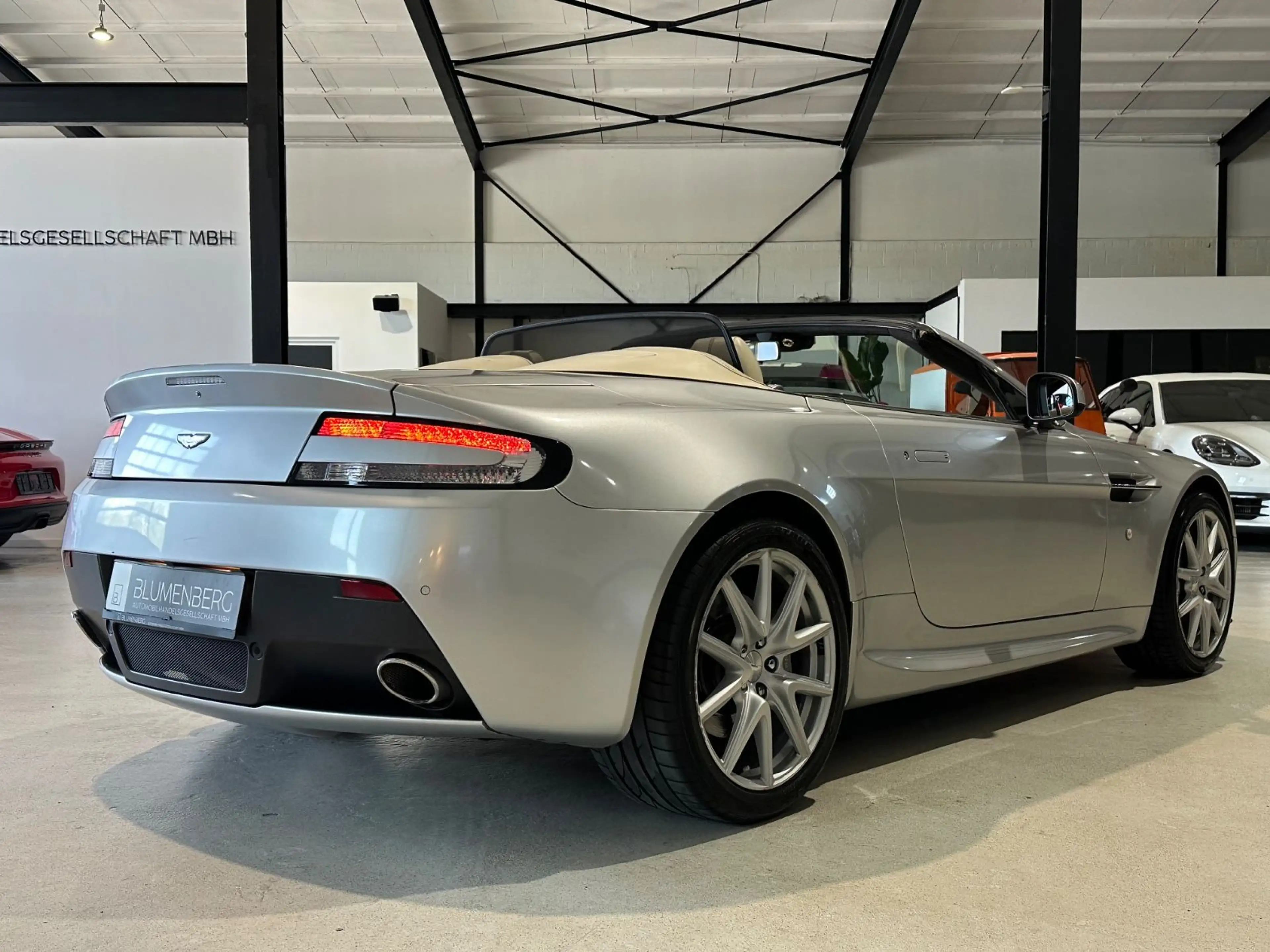 Aston Martin V8 Roadster 4.7l Sportshift * — photo 4