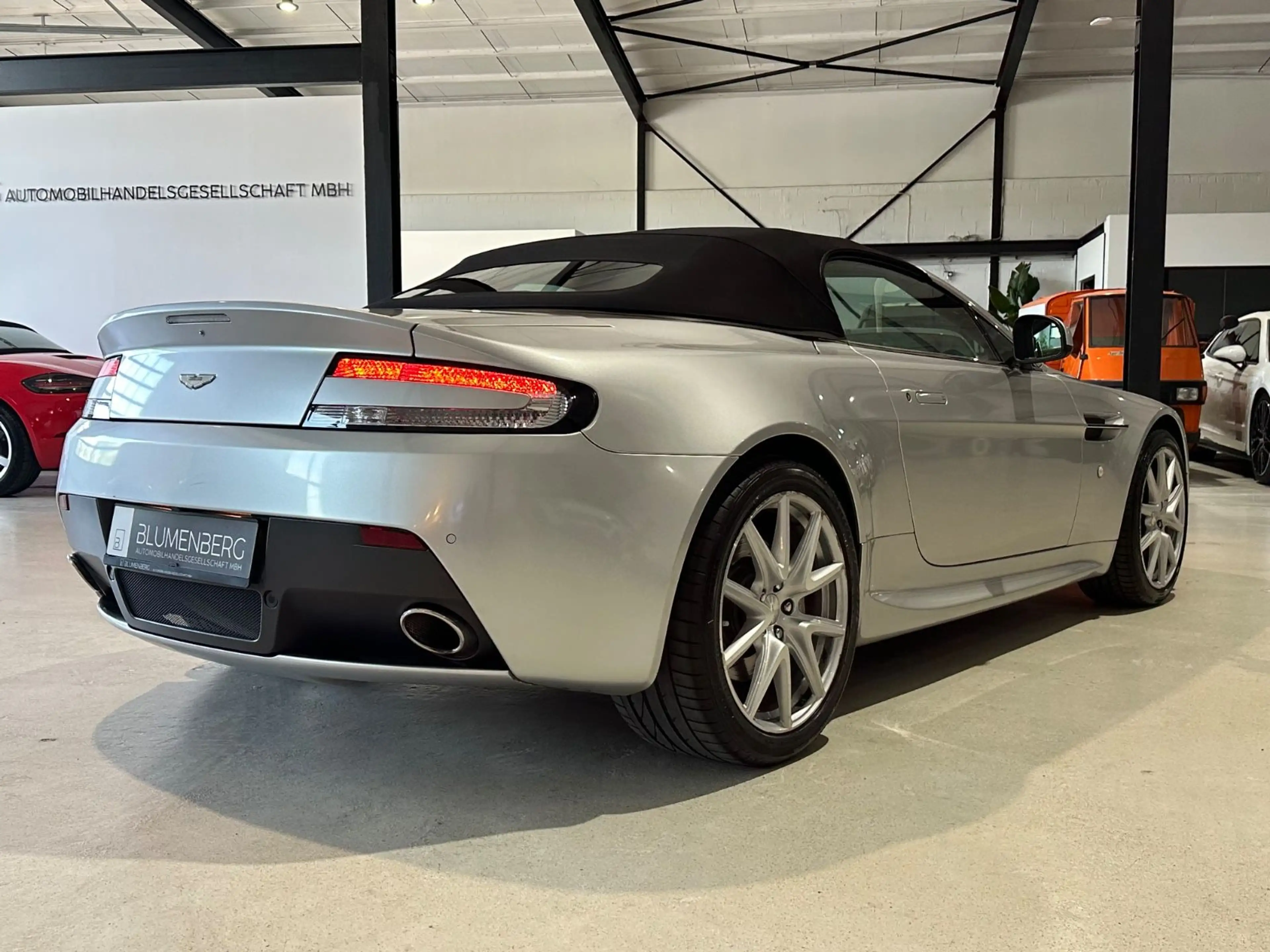 Aston Martin V8 Roadster 4.7l Sportshift * — photo 2