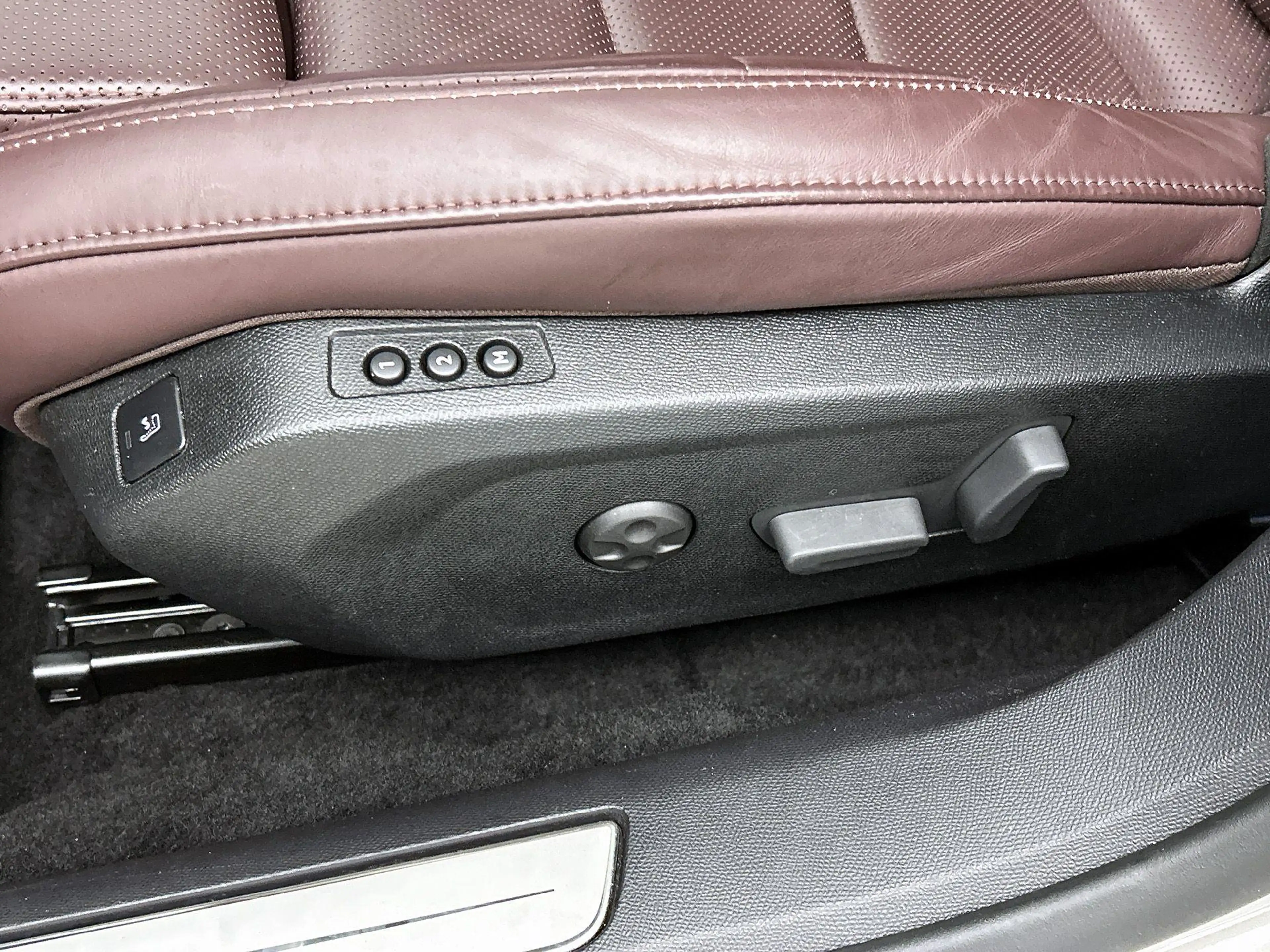 DS Automobiles DS 9 E-Tense RIVOLI+ — photo 10