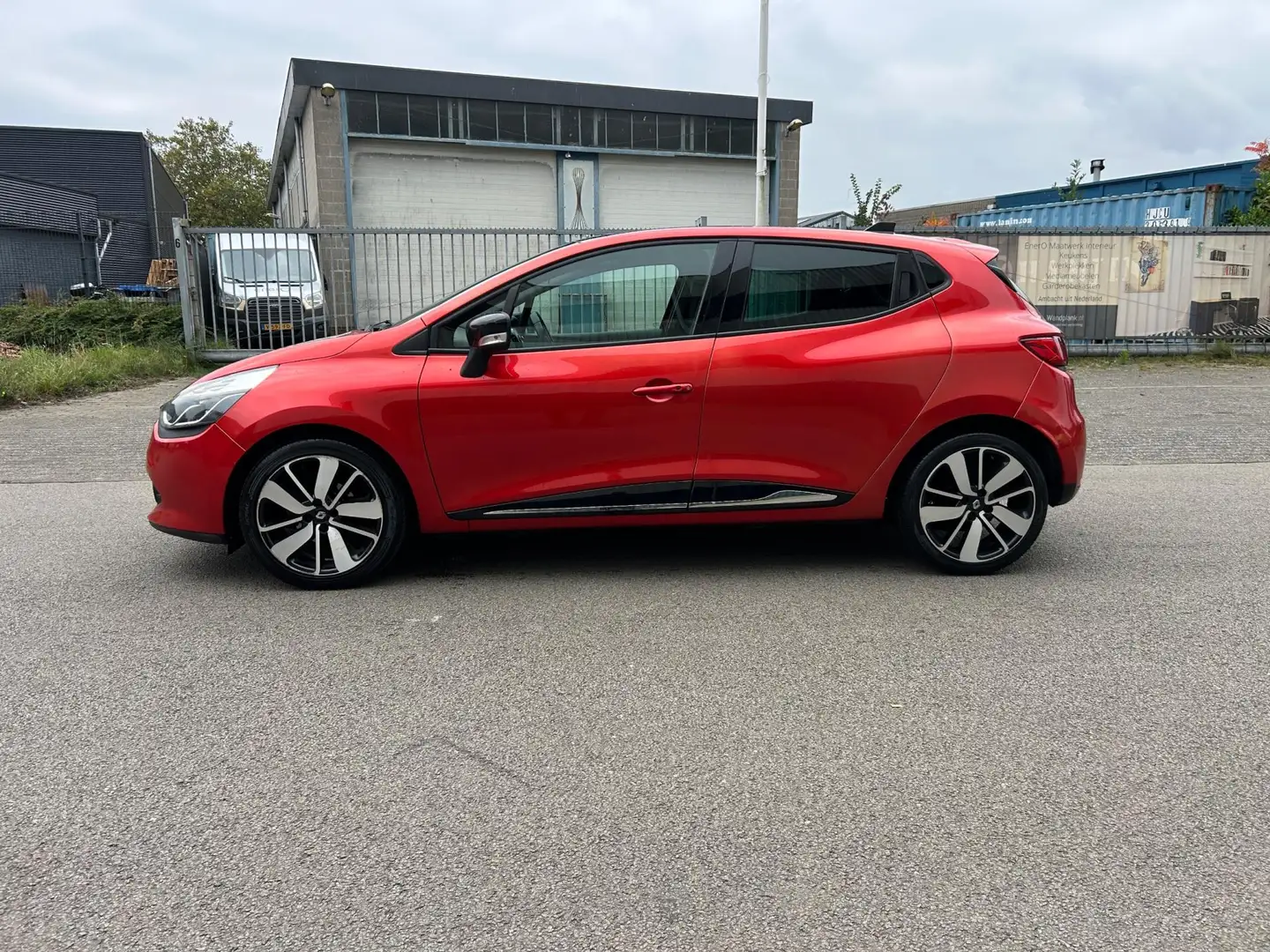 Renault Clio 0.9 TCe Panorama/Navi/Bluetooth Rood - 2
