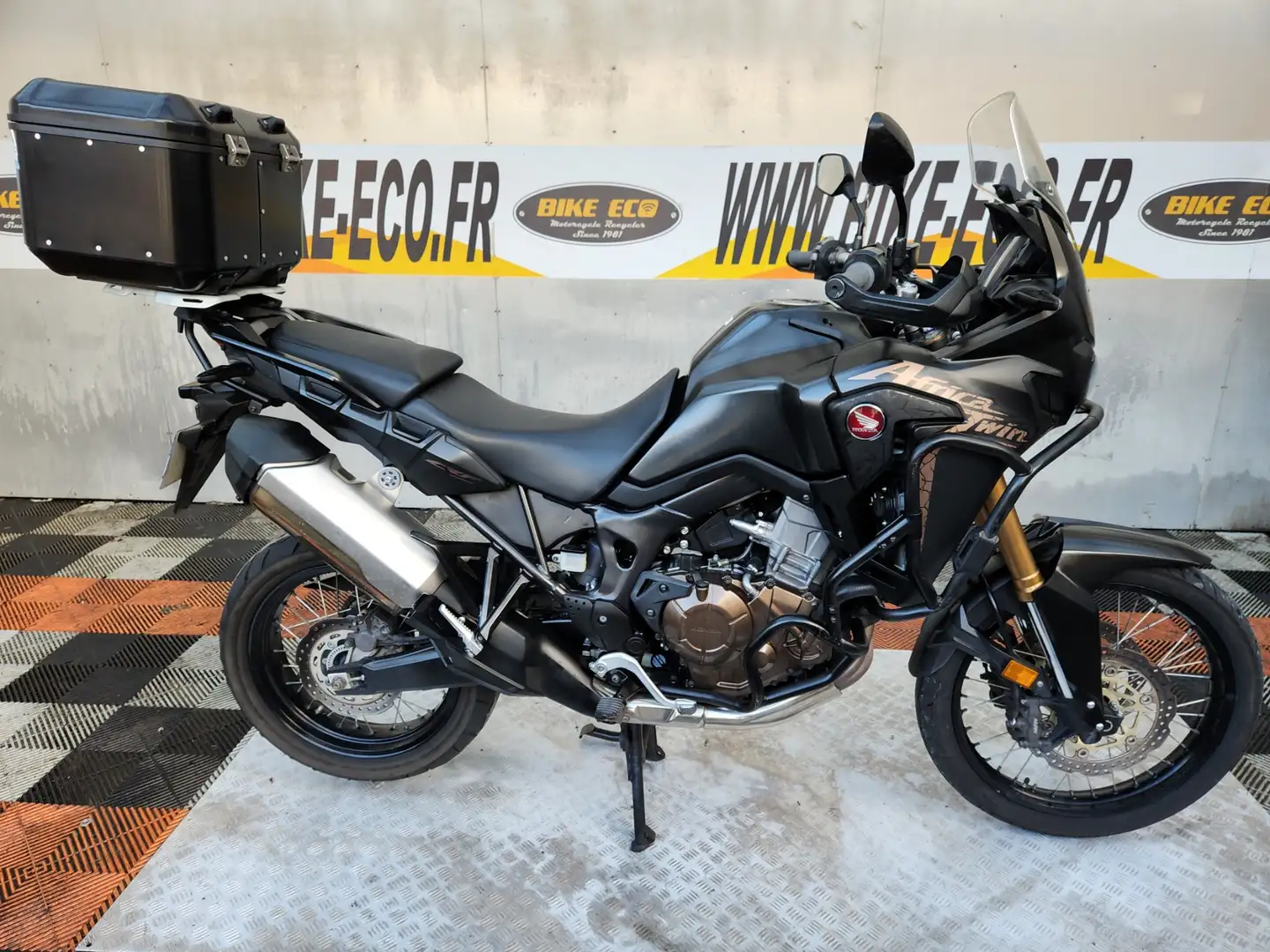 Honda CRF 1000 Fekete - 1