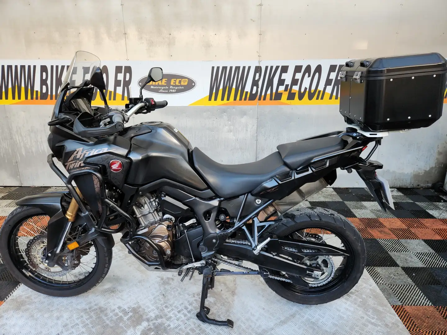 Honda CRF 1000 Fekete - 2