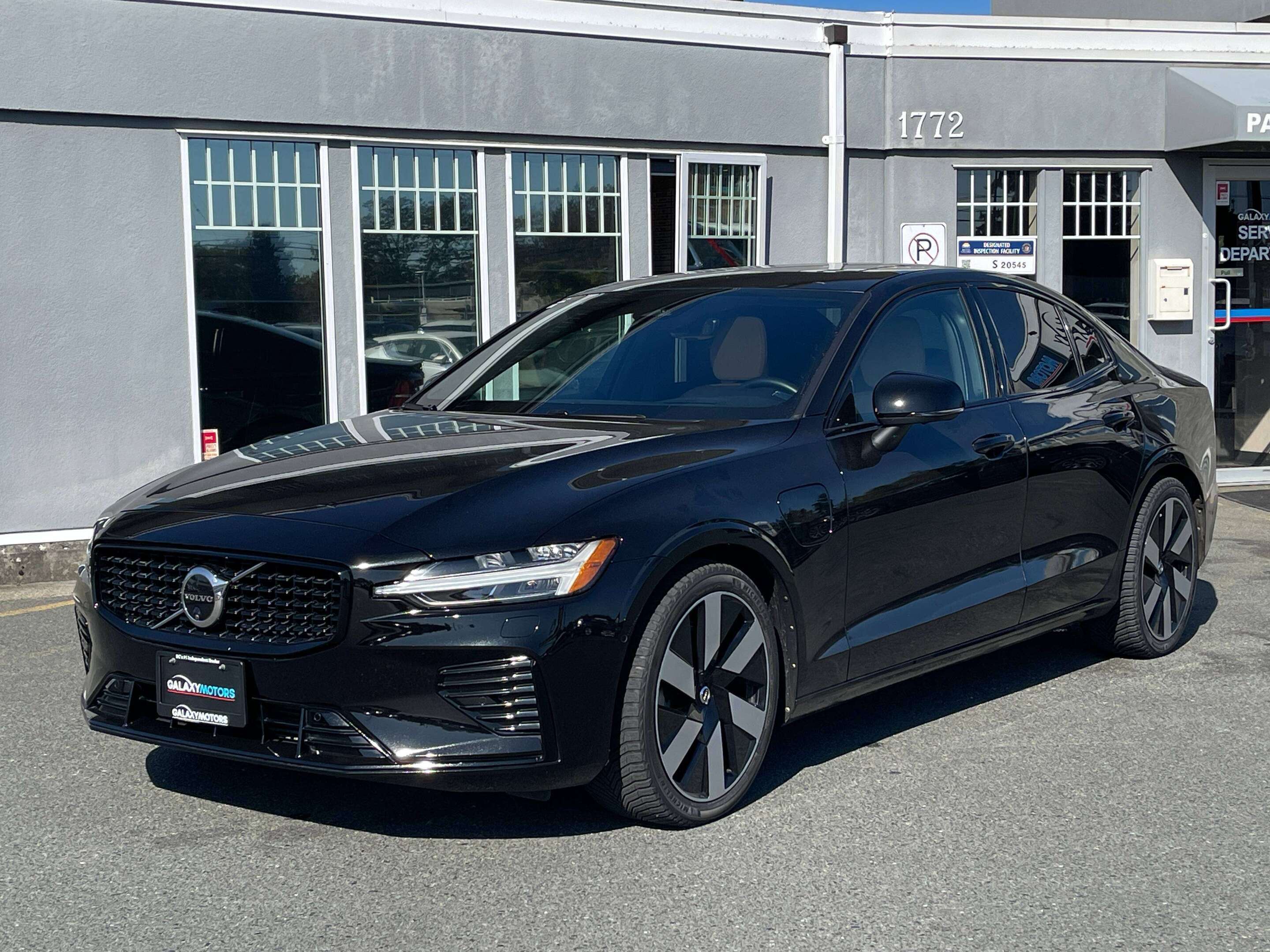 2024 Volvo S60 Ultimate AWD - Memory Seat & Auto Dimming Mirrors
