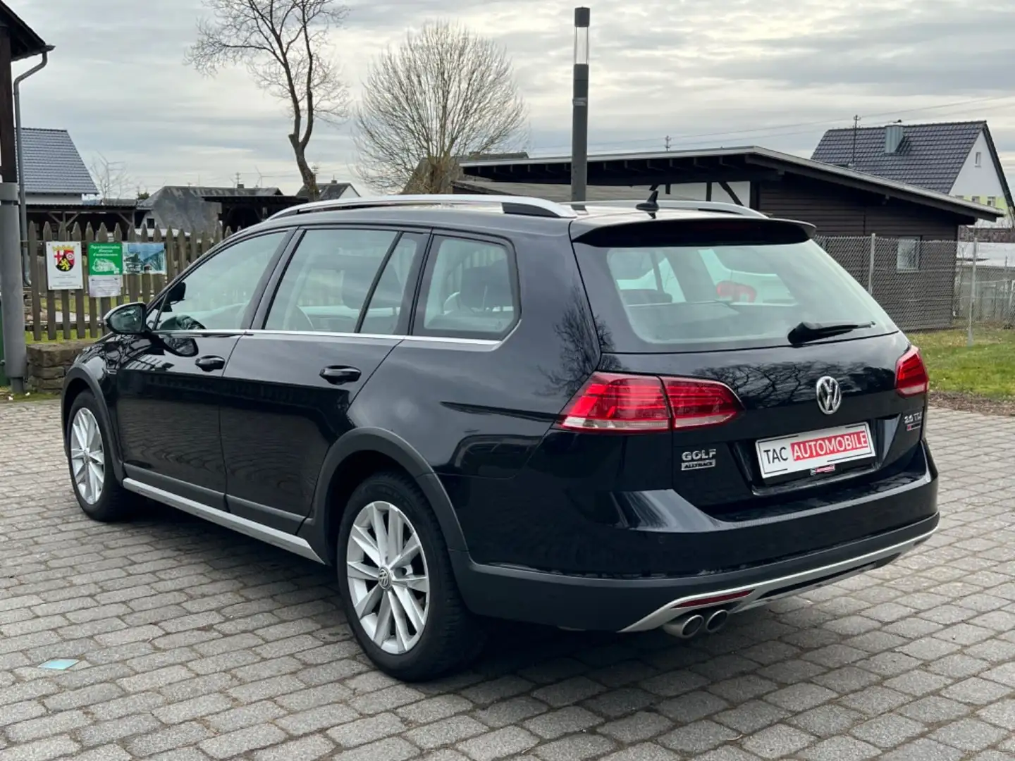 Volkswagen Golf VII Variant Alltrack BMT/Start-Stopp 4Motio Negro - 1