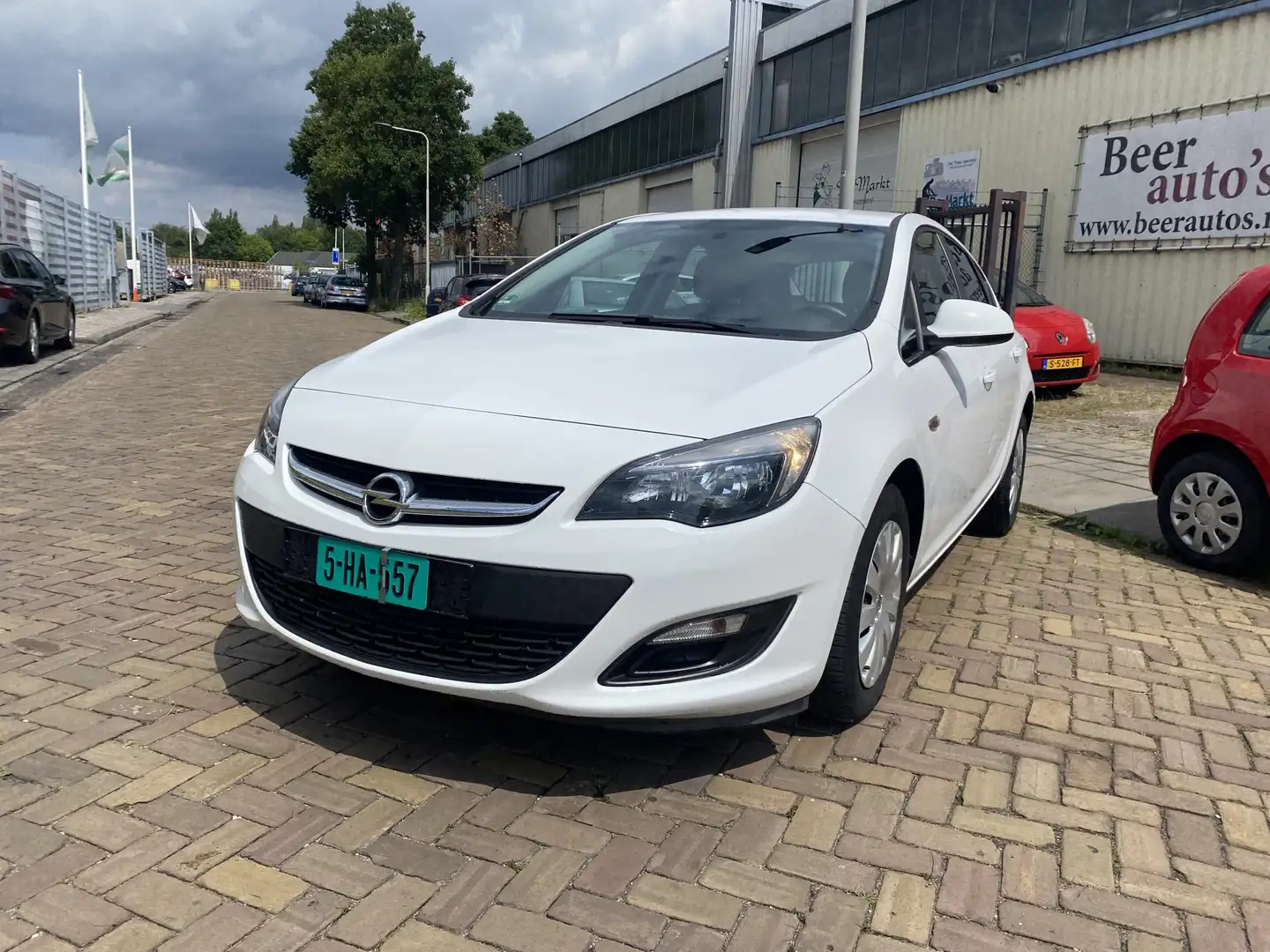 Opel Astra 1.6 Turbo Edition Wit - 2