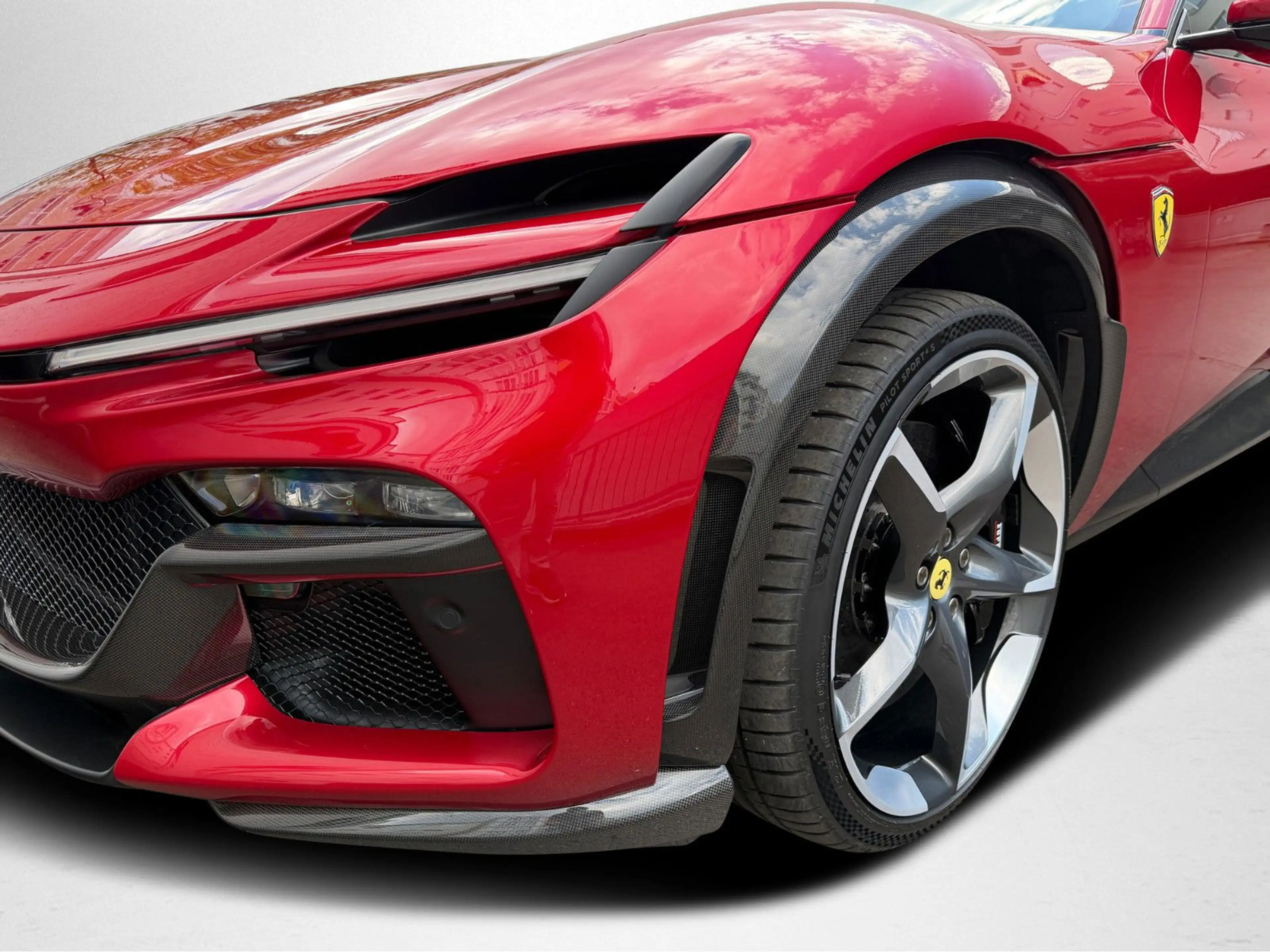 Ferrari Purosangue VOLLCARBON LIFT PANORAMA SURR. VIEW — photo 9