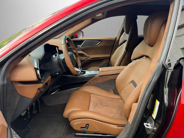 Ferrari Purosangue view 12