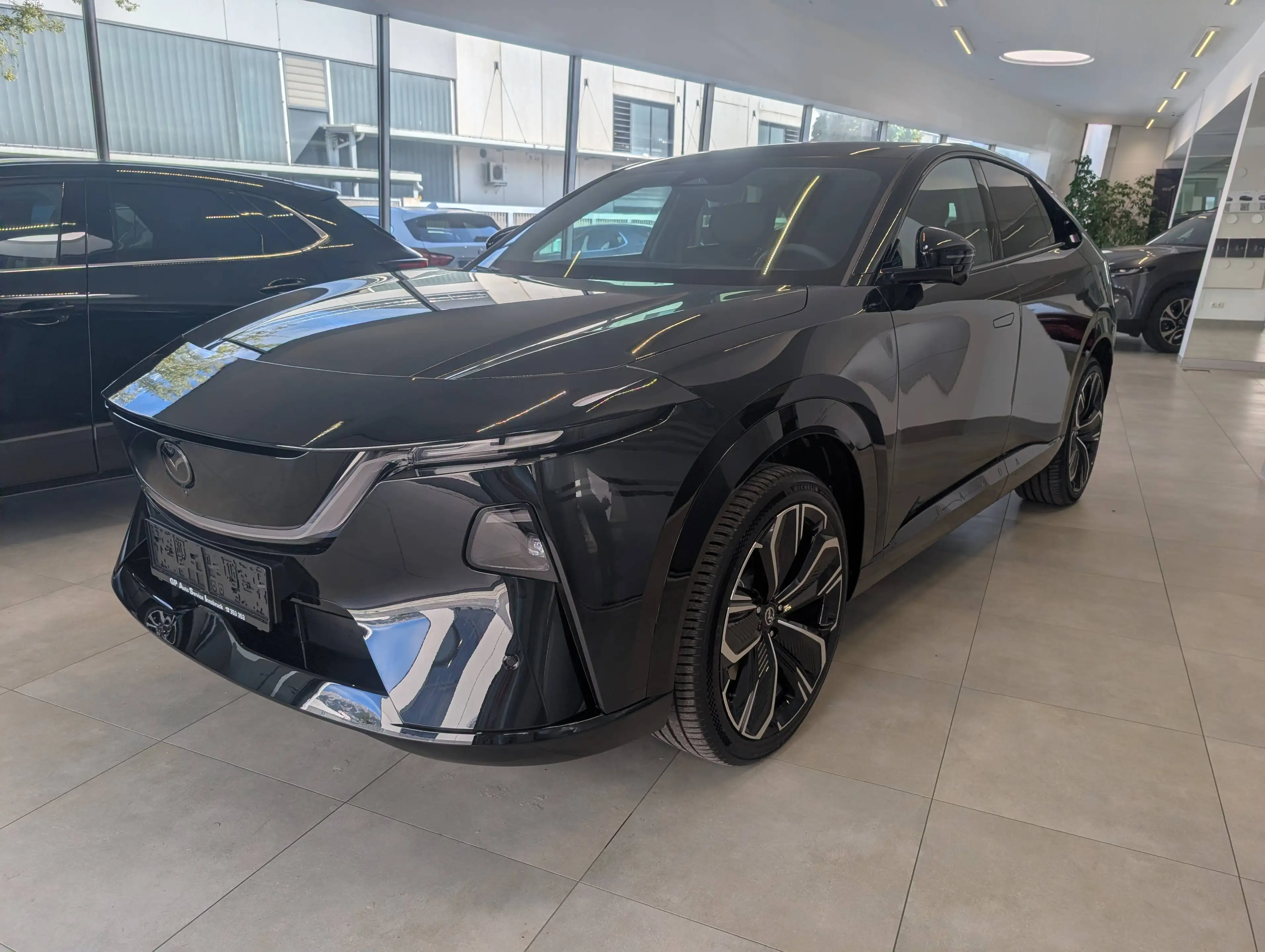 Mazda CX-6e Mazda CX-6e 78kWh Takumi Takumi — photo 2