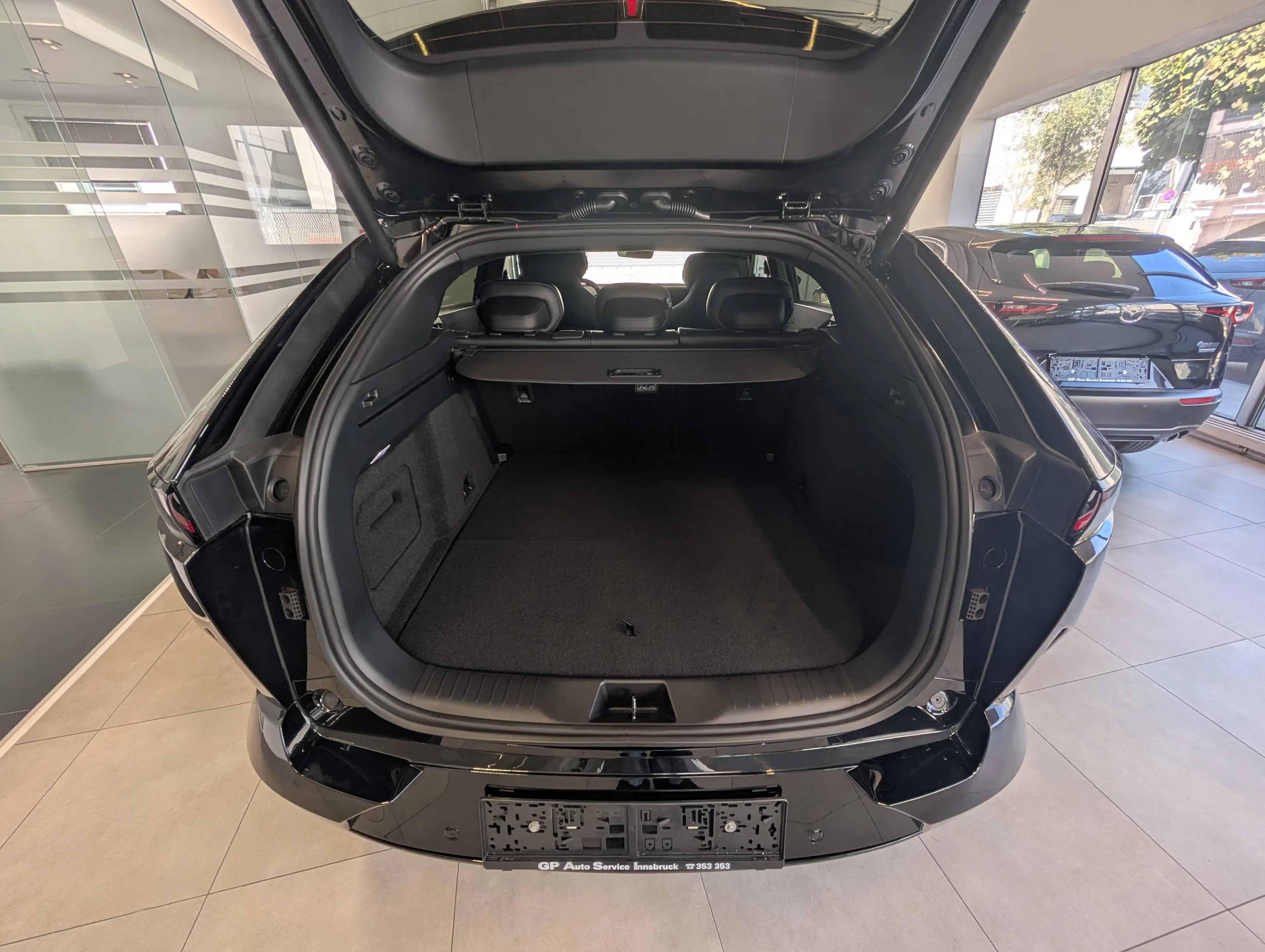 Mazda CX-6e Mazda CX-6e 78kWh Takumi Takumi — photo 5