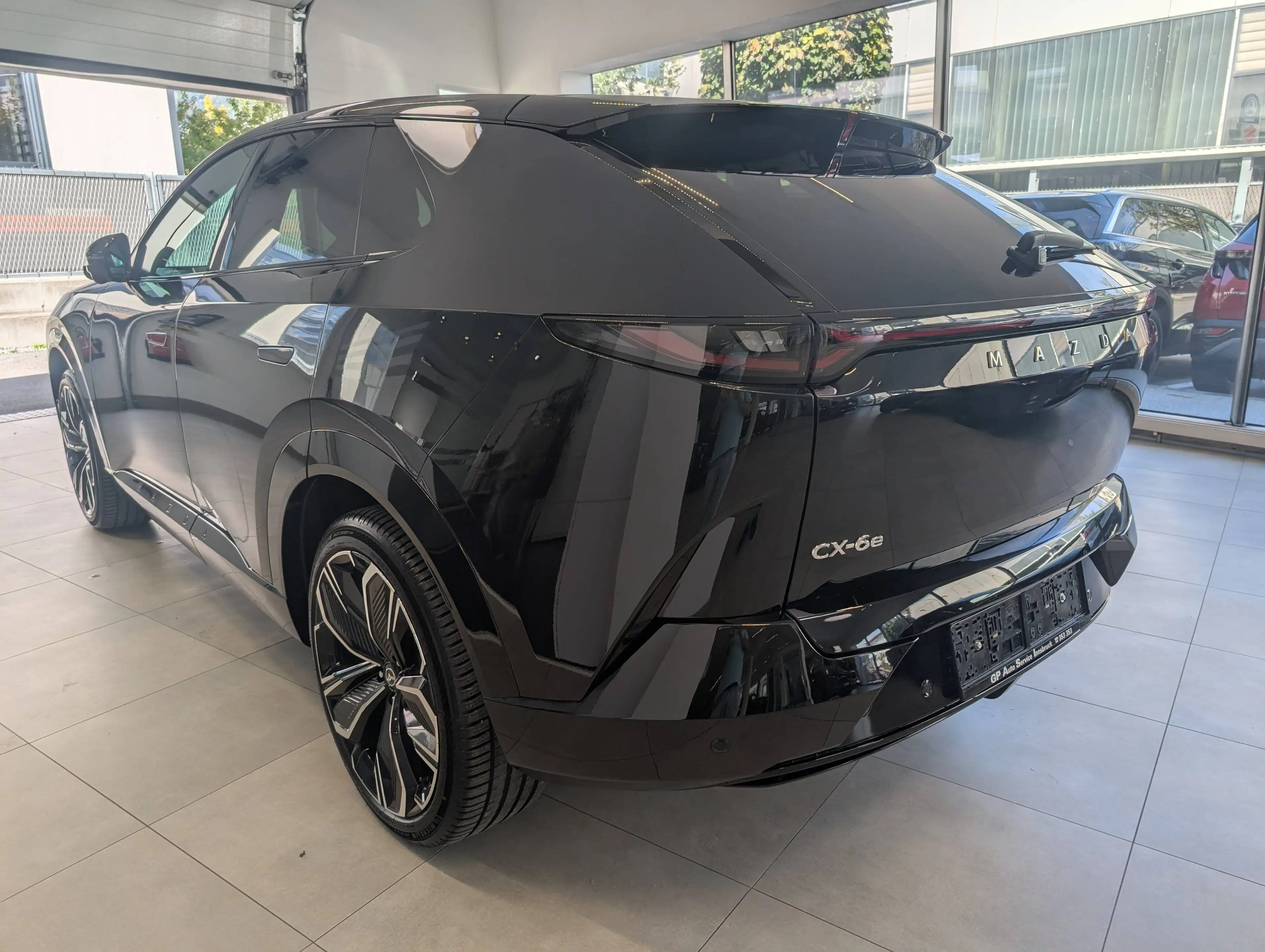 Mazda CX-6e Mazda CX-6e 78kWh Takumi Takumi — photo 4