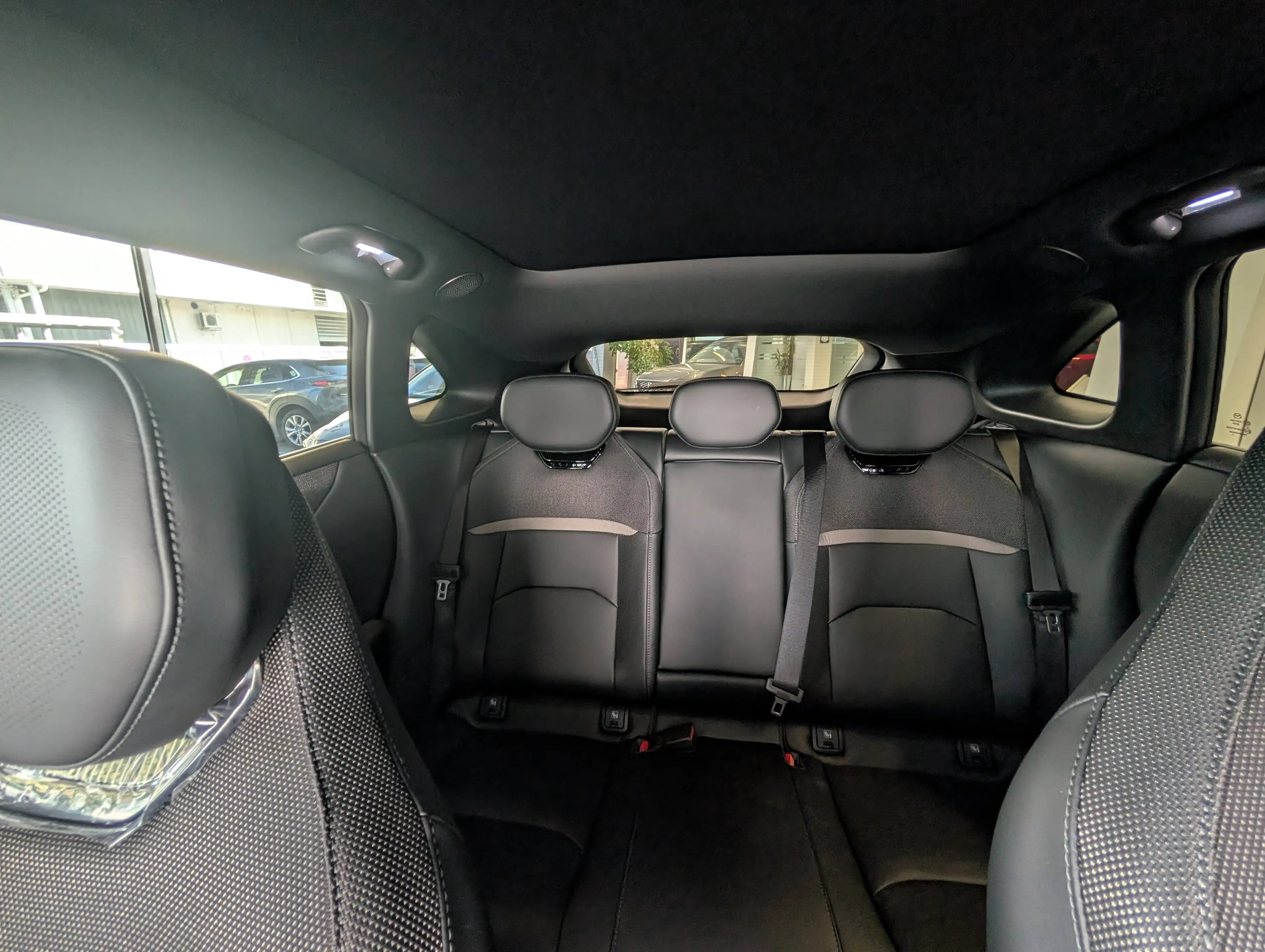 Mazda CX-6e Mazda CX-6e 78kWh Takumi Takumi — photo 10