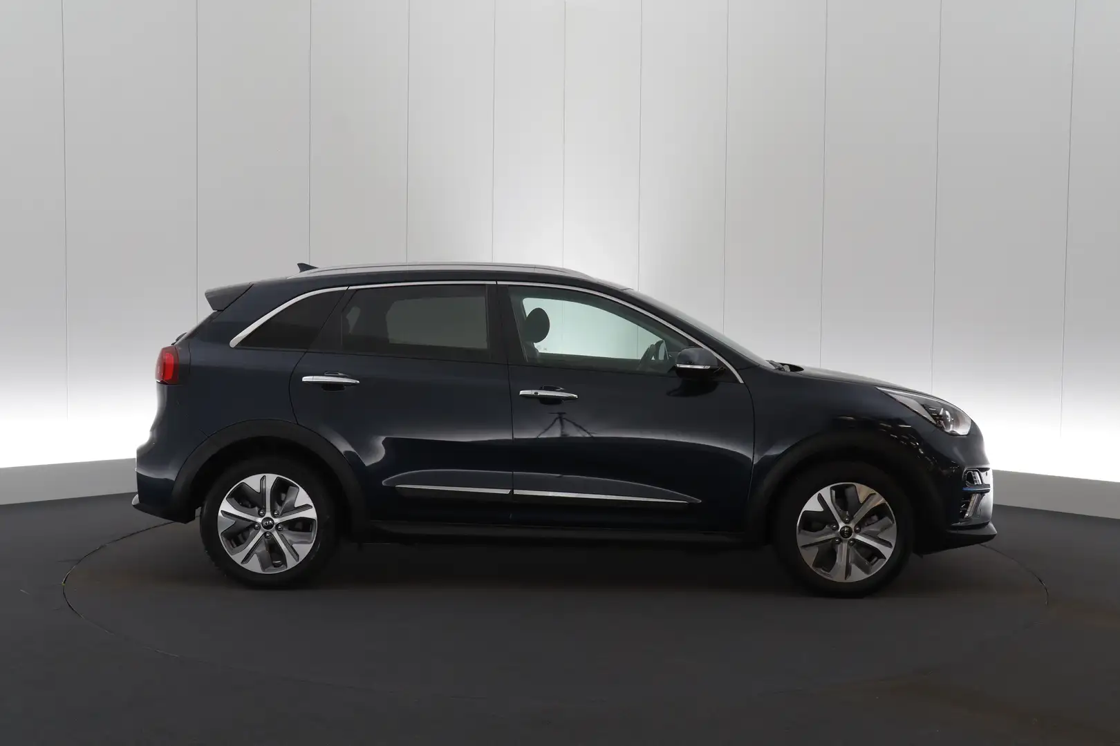 Kia e-Niro 64 kWh More LEDER/STOF LED GPS PDC CAM Keyless Car Blau - 2