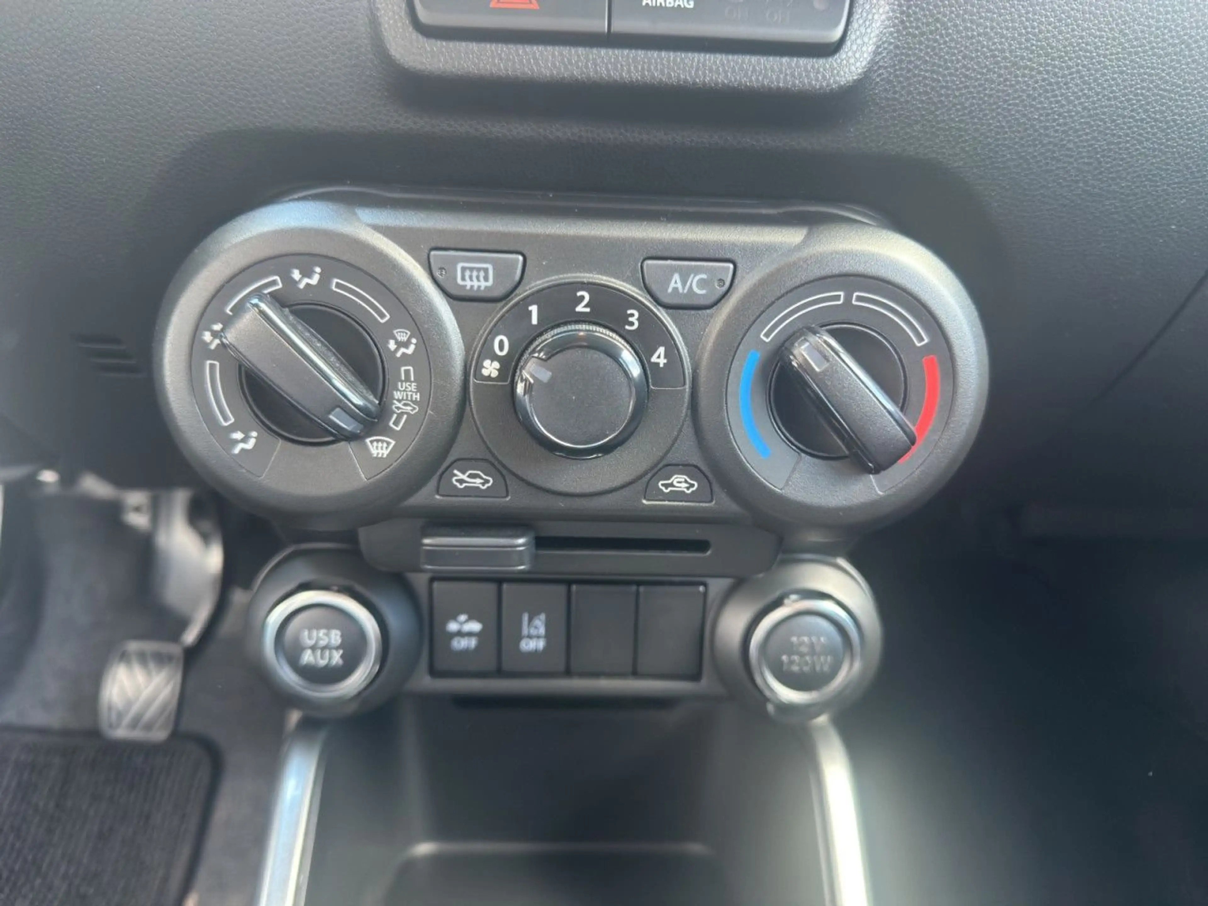 Suzuki Ignis 1.2 Dualjet Hybrid Comfort Bluetooth LED — photo 15