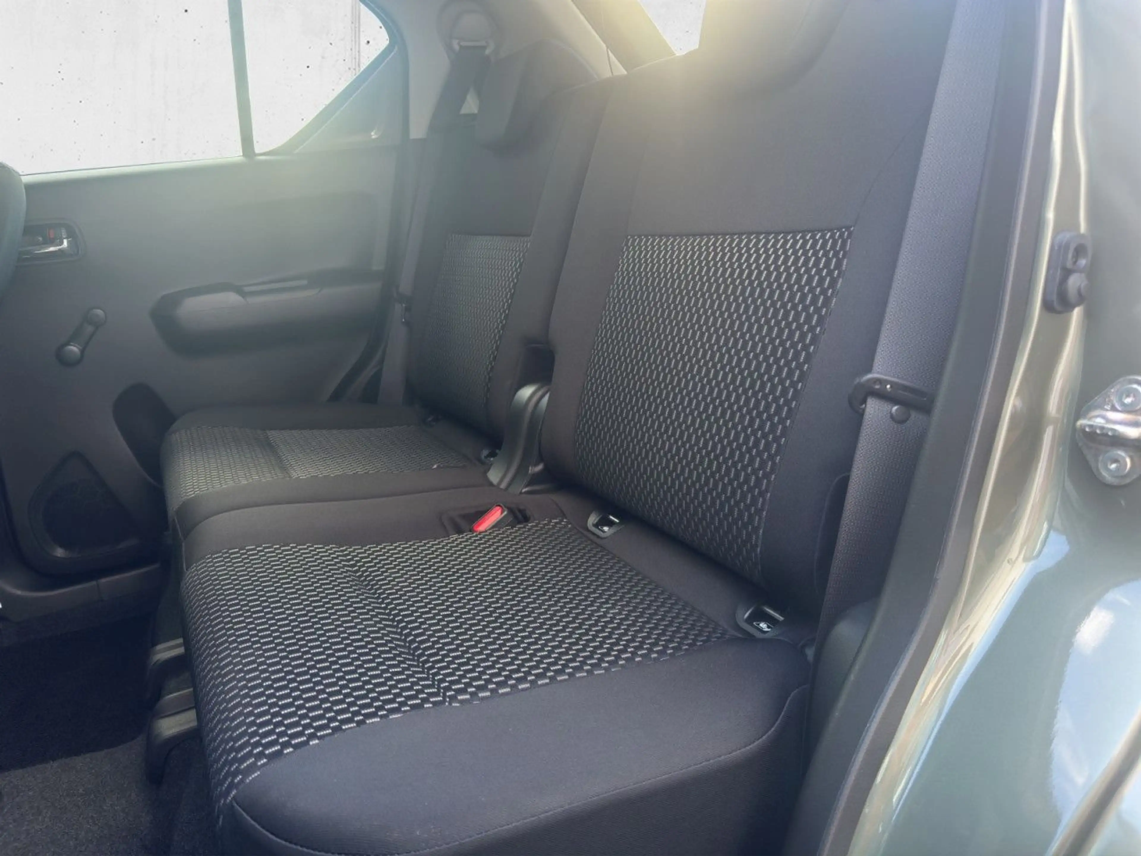 Suzuki Ignis 1.2 Dualjet Hybrid Comfort Bluetooth LED — photo 13