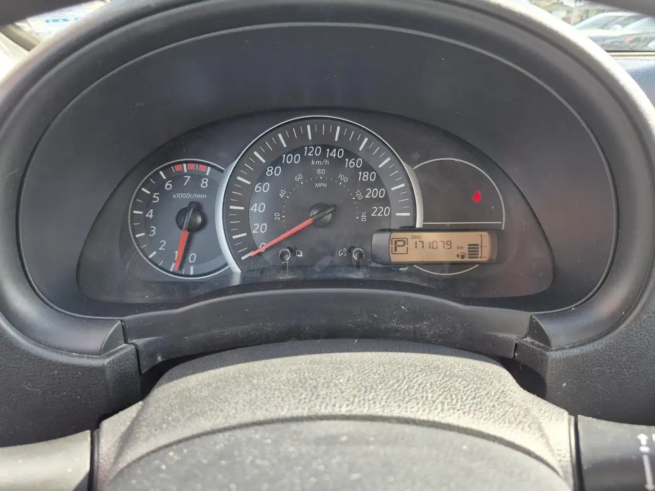 Nissan Micra снимка Nissan Micra