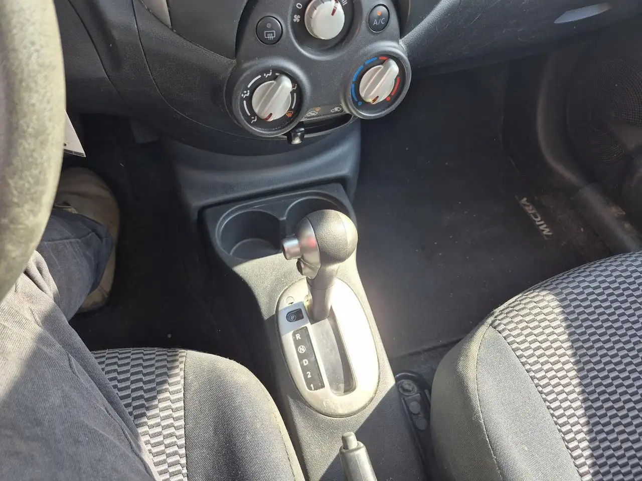 Nissan Micra снимка Nissan Micra