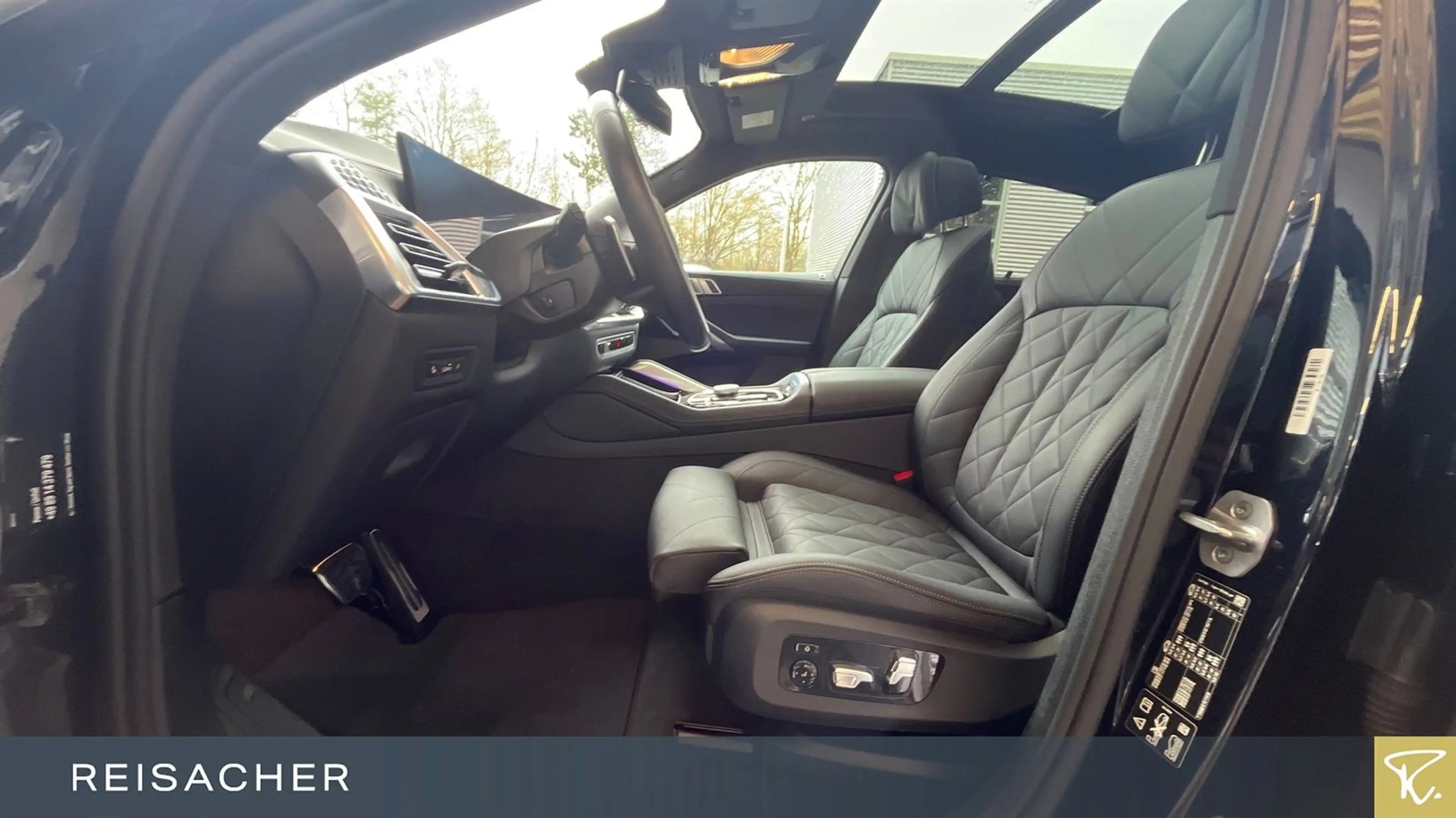 BMW X6 xDrive40d Navi AHK HUD 360° Standhzg ACC 22" — photo 4