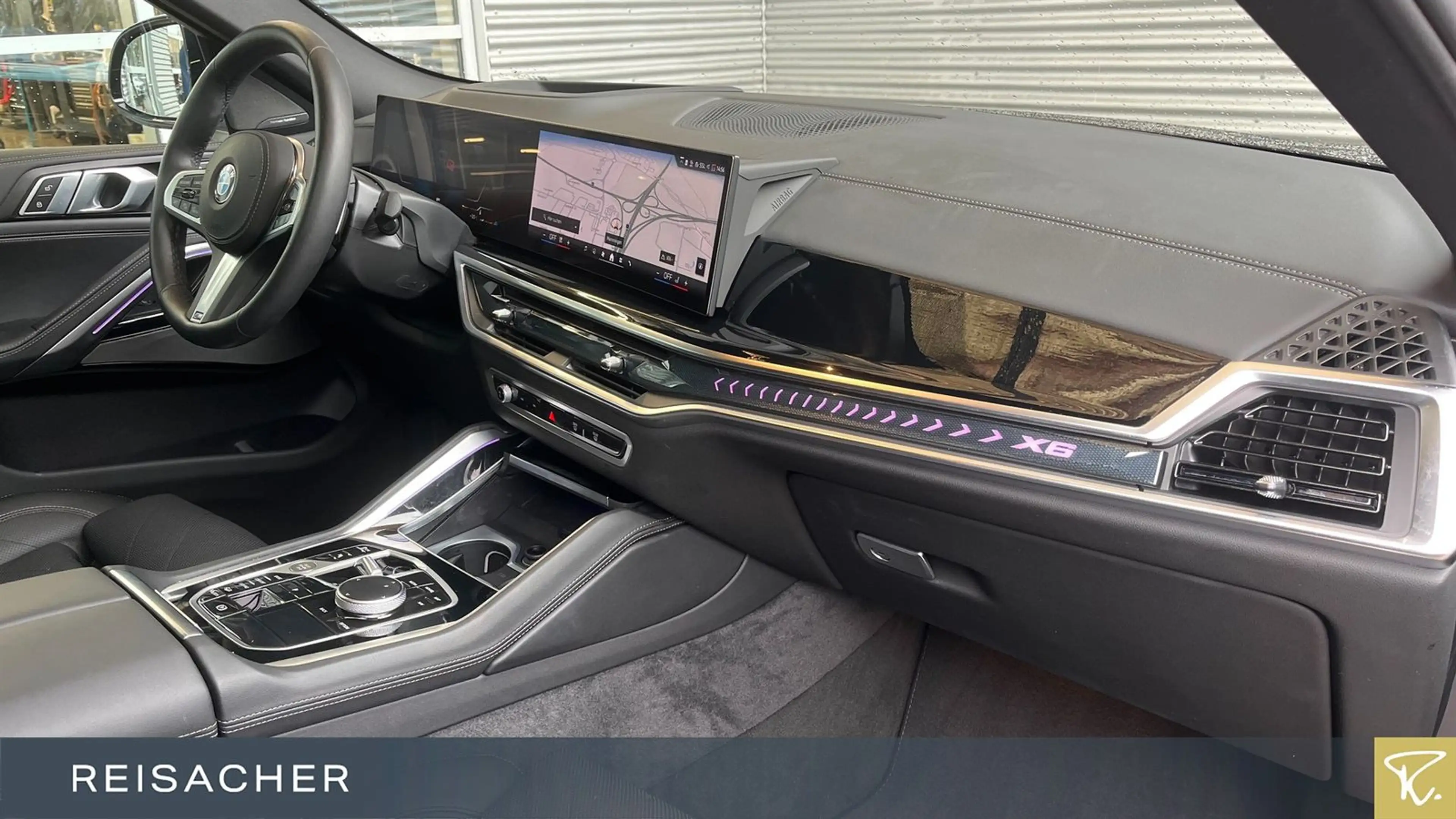 BMW X6 xDrive40d Navi AHK HUD 360° Standhzg ACC 22" — photo 14