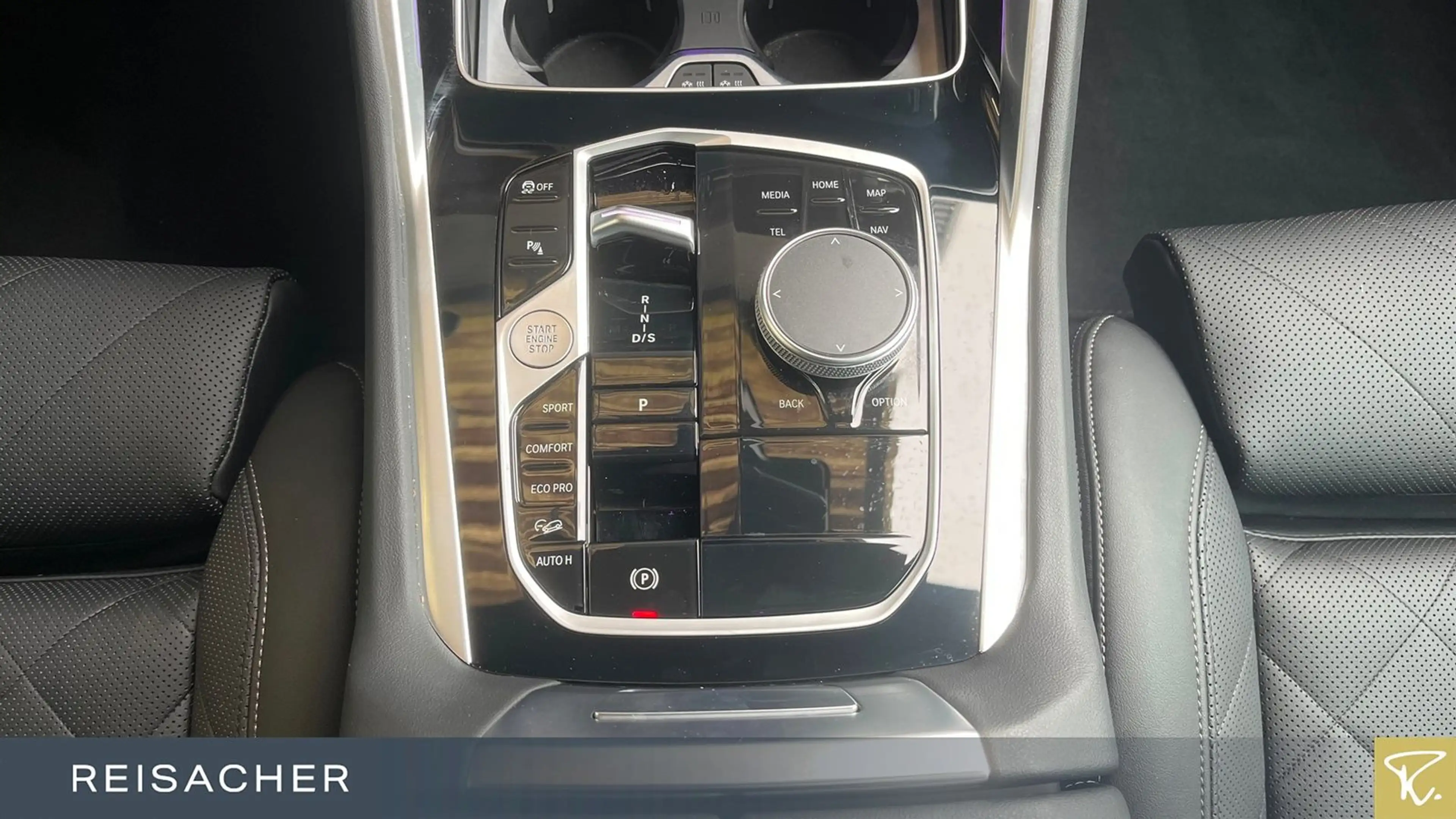 BMW X6 xDrive40d Navi AHK HUD 360° Standhzg ACC 22" — photo 11
