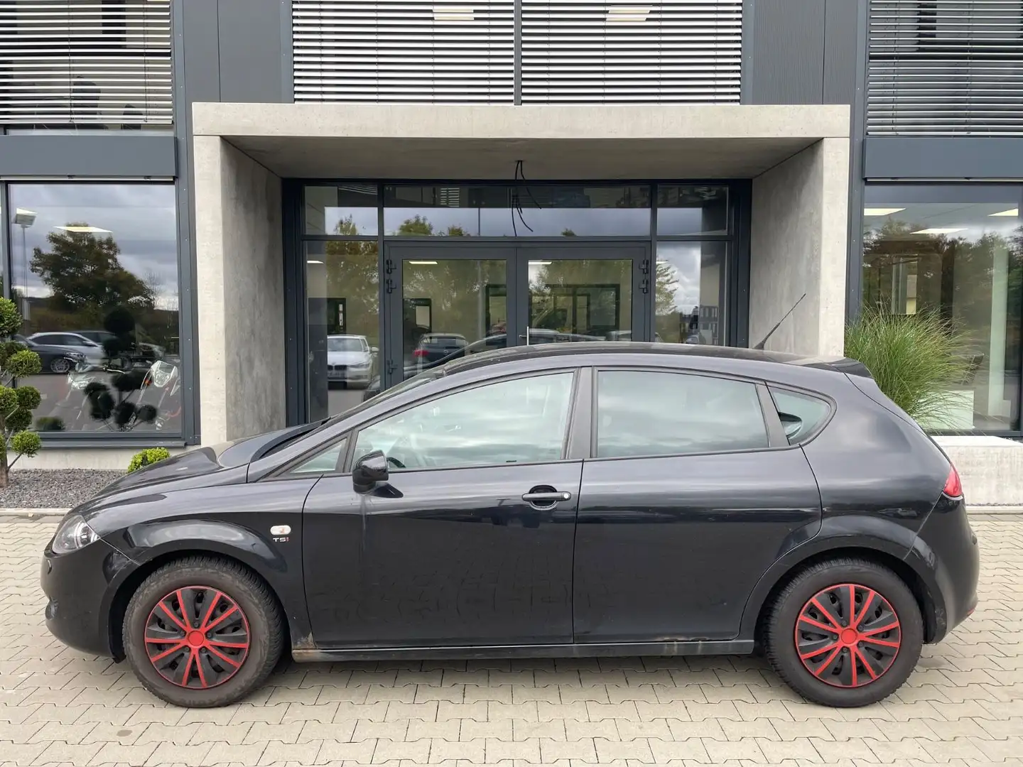 SEAT Leon 1.4 TSI Comfort Limited Schwarz - 2