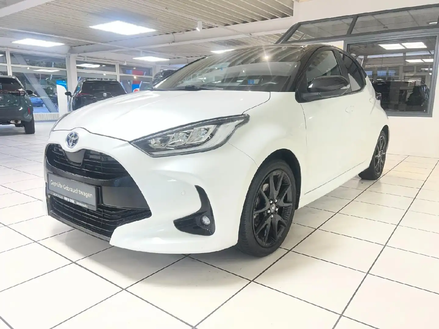 Toyota Yaris Hybrid Style Panoramadach Blanc - 1