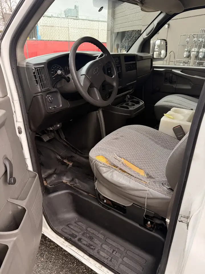GMC Savana снимка GMC Savana