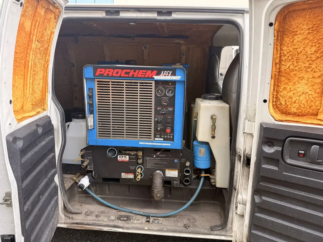 GMC Savana снимка GMC Savana