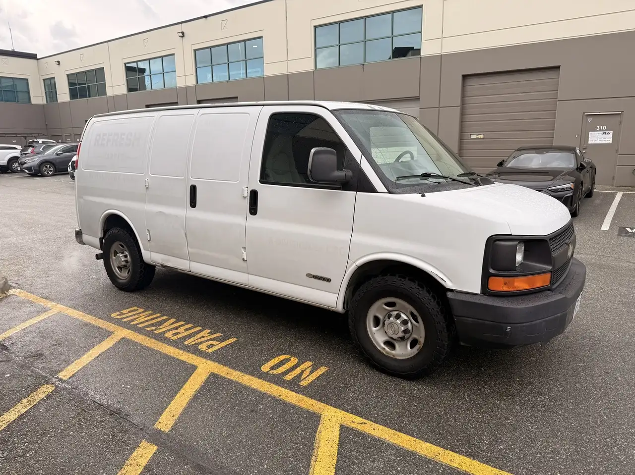 GMC Savana снимка GMC Savana