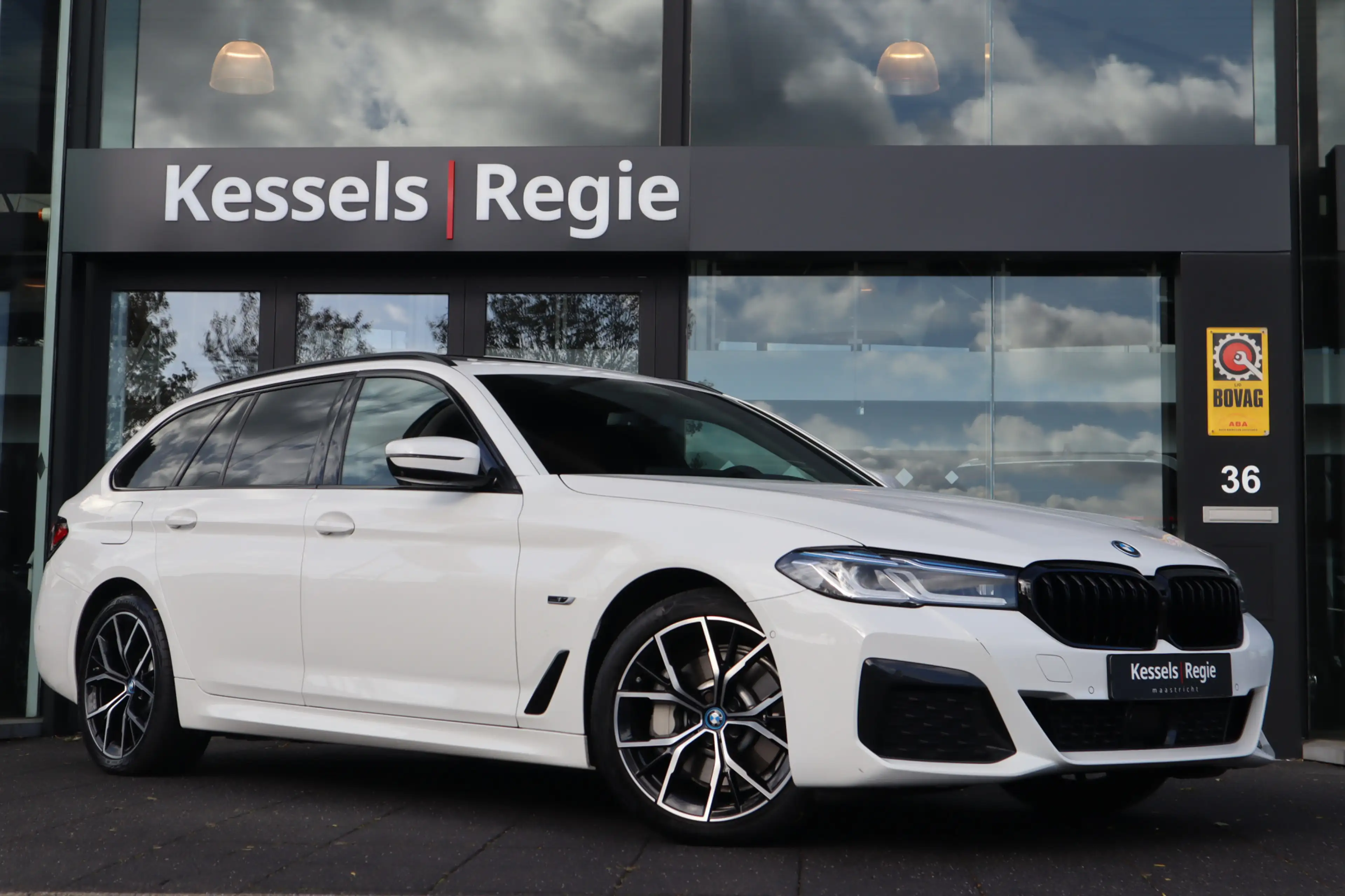 BMW 530 5-serie Touring 530e M-sport | Pano | Leer | Elec. — photo 2