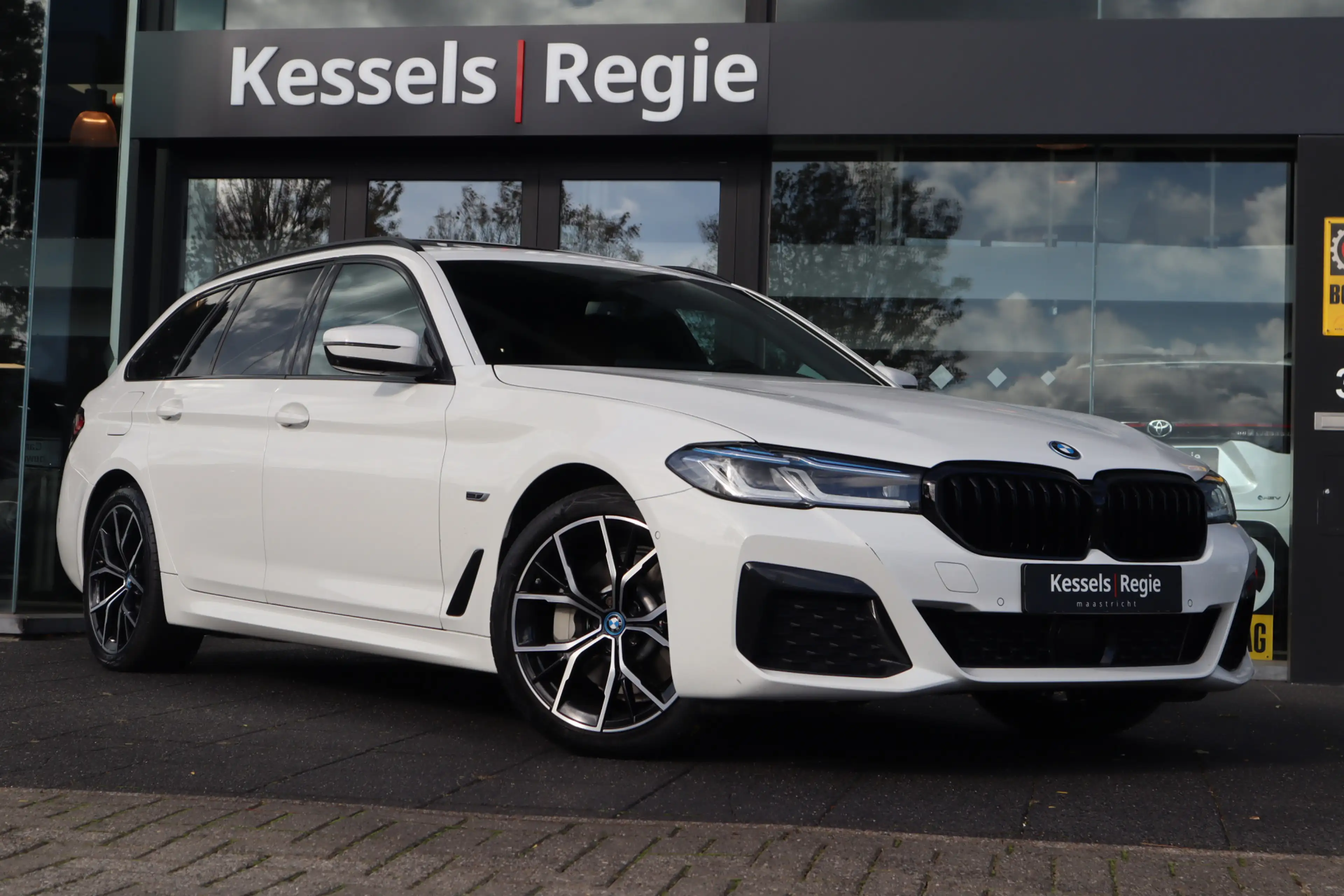 BMW 530 5-serie Touring 530e M-sport | Pano | Leer | Elec.
