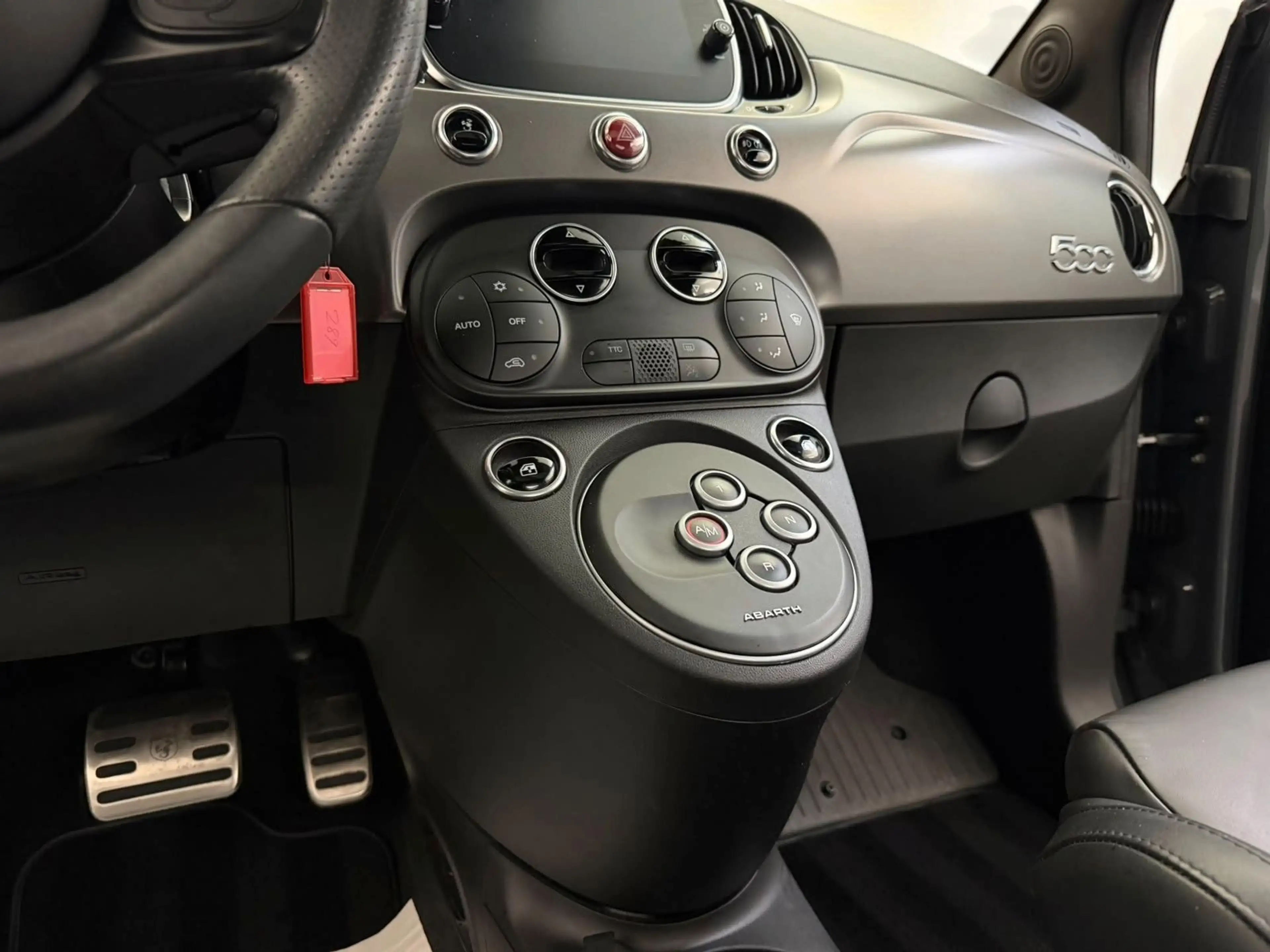 Abarth 595 Turismo Estetico Red PANO*CARPLAY*SPORTSITZE — photo 13