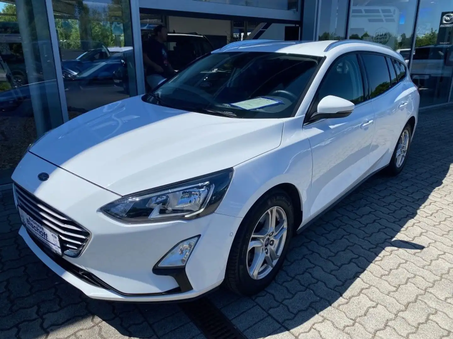 Ford Focus Turnier 1.0 EcoBoost COOL&CONNECT Bílá - 2