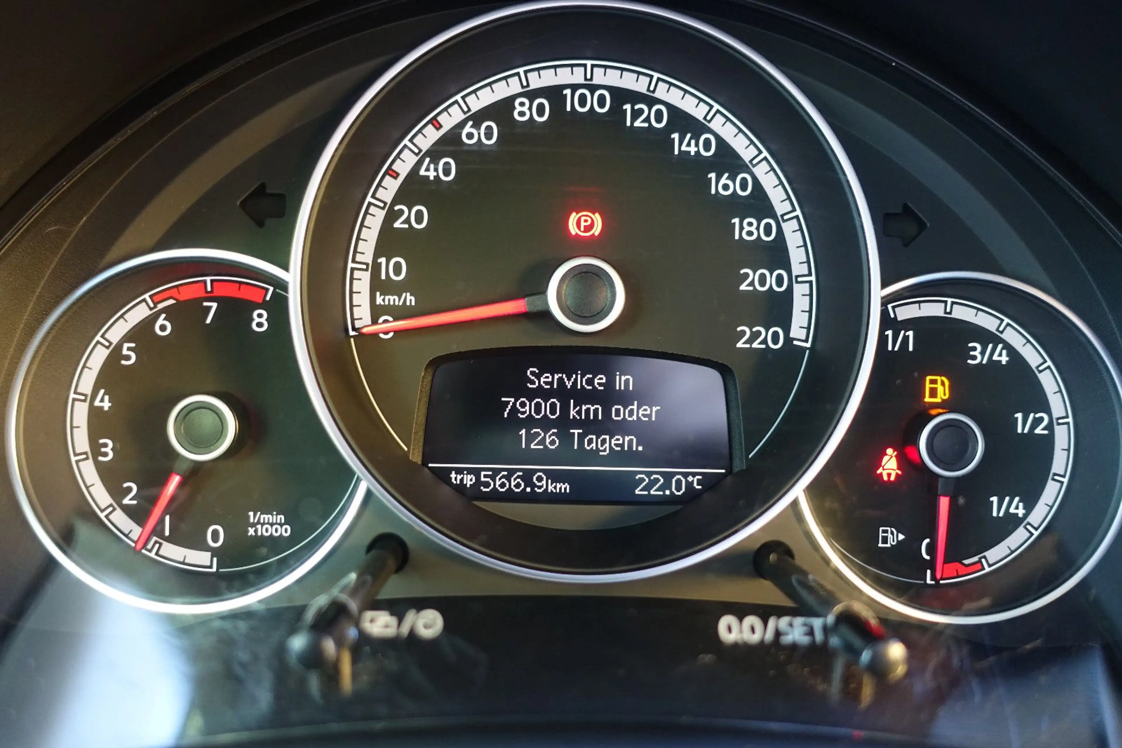 Volkswagen up! *Klima*Brems-Assist*Tempomat*Rückfahrkamera* — photo 39