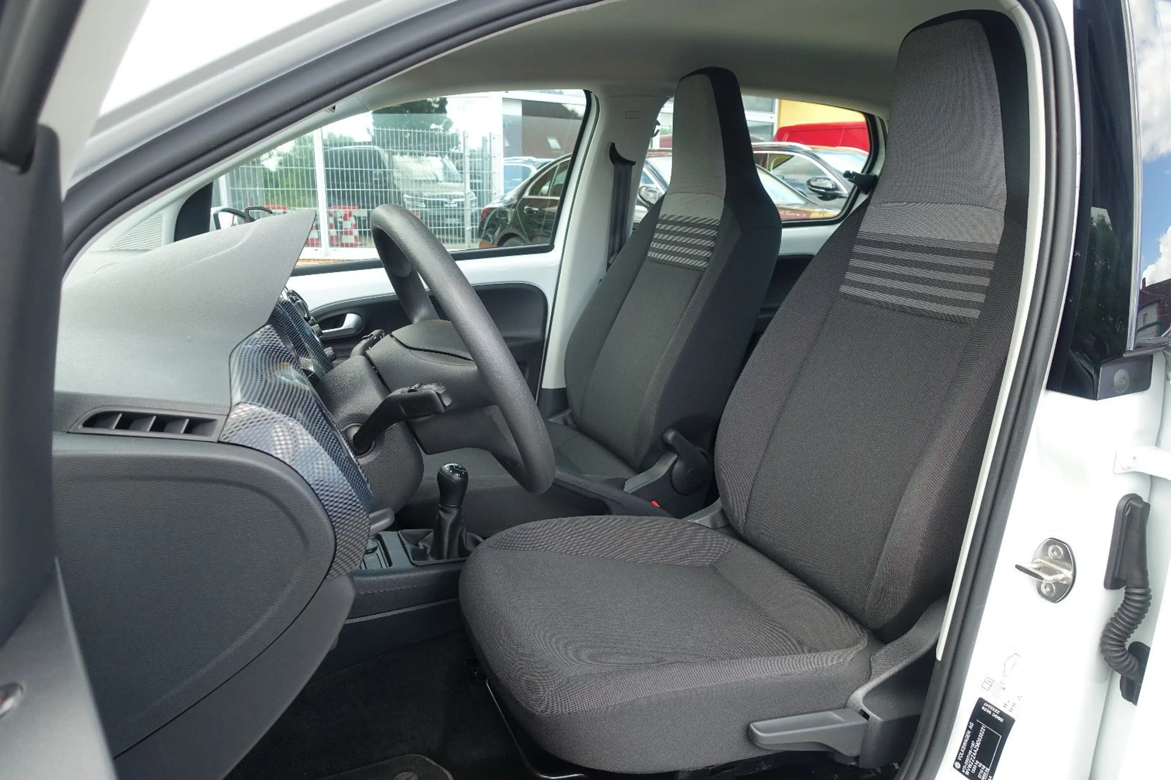 Volkswagen up! *Klima*Brems-Assist*Tempomat*Rückfahrkamera* — photo 11