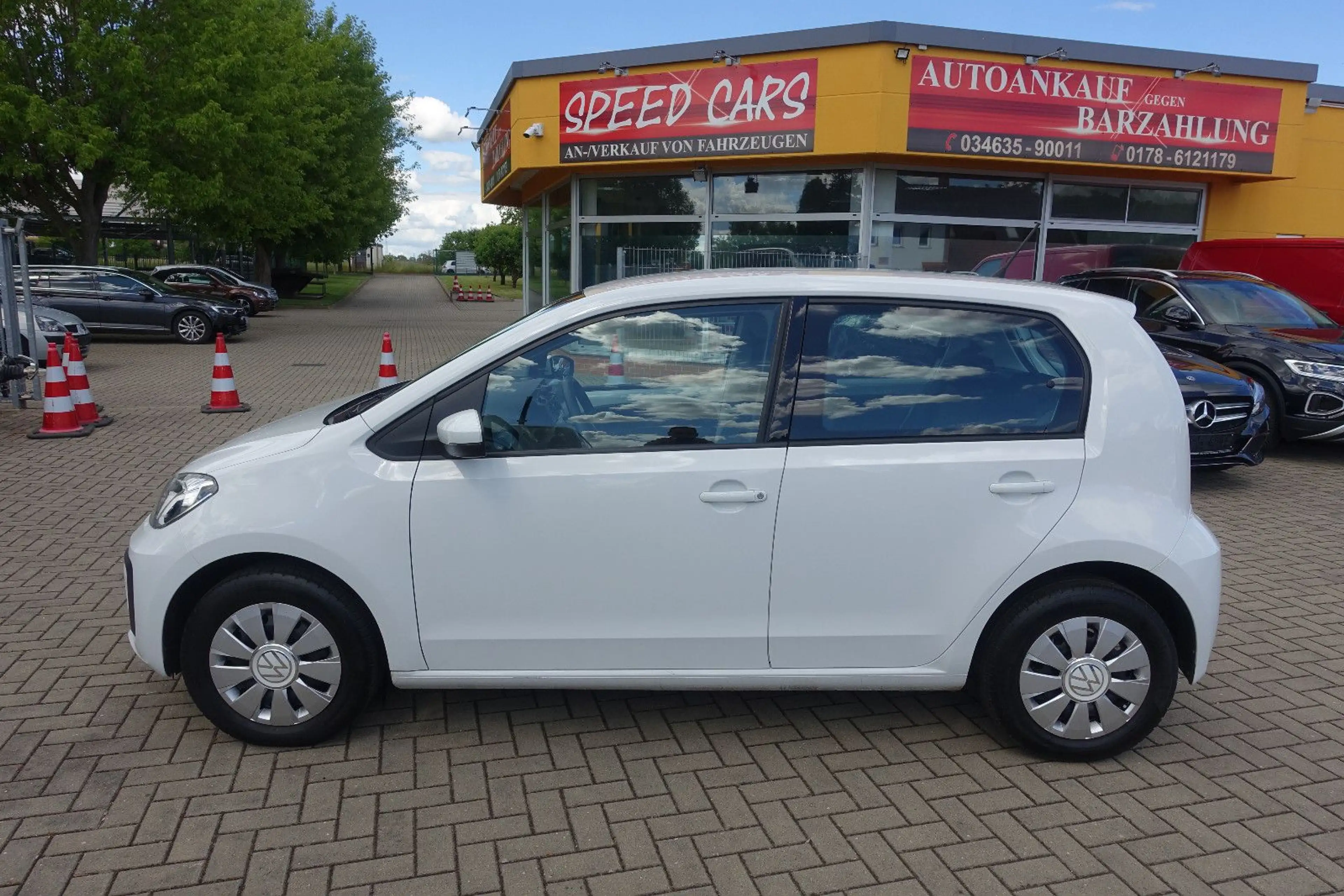 Volkswagen up! *Klima*Brems-Assist*Tempomat*Rückfahrkamera* — photo 8