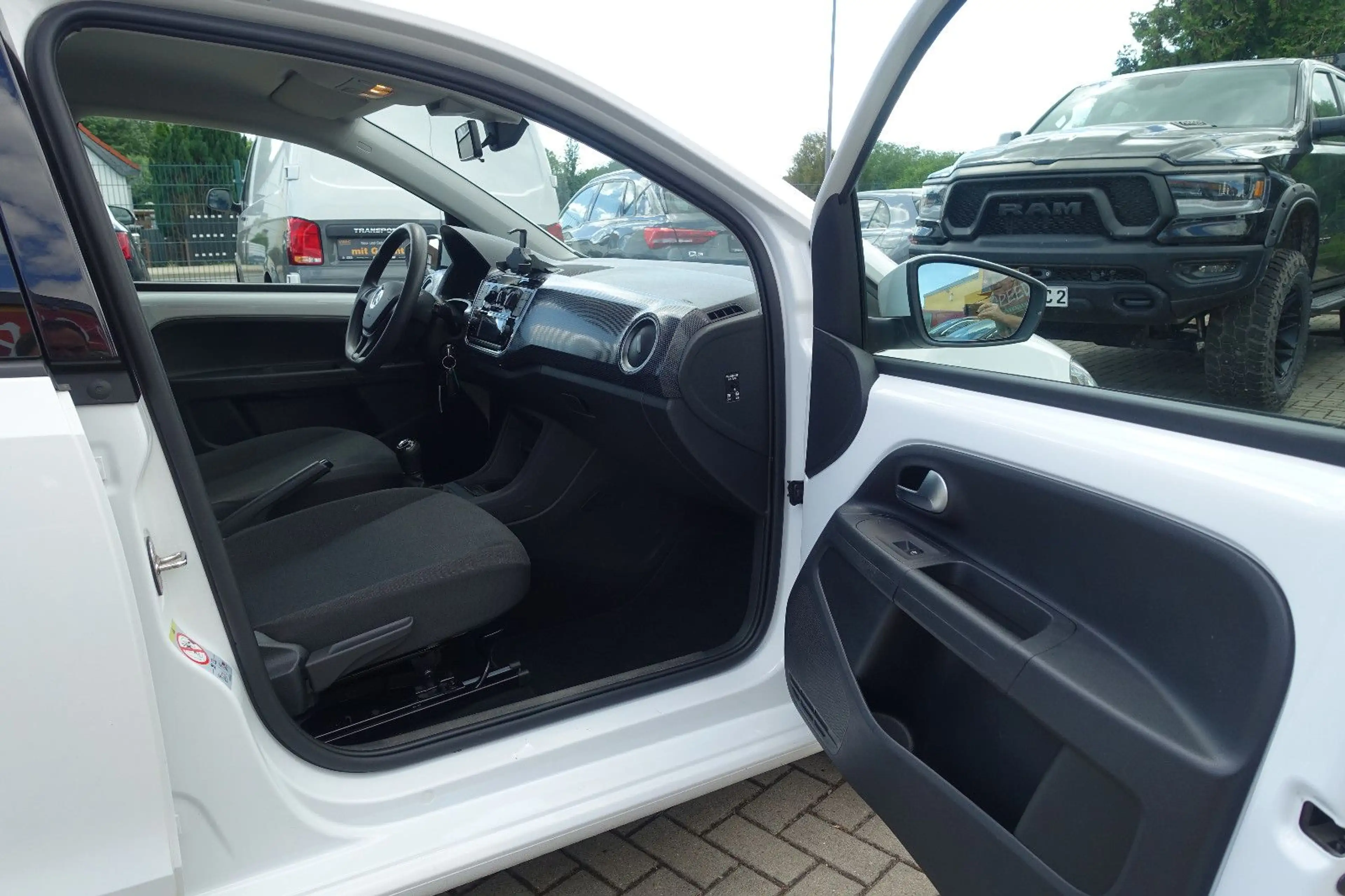 Volkswagen up! *Klima*Brems-Assist*Tempomat*Rückfahrkamera* — photo 20