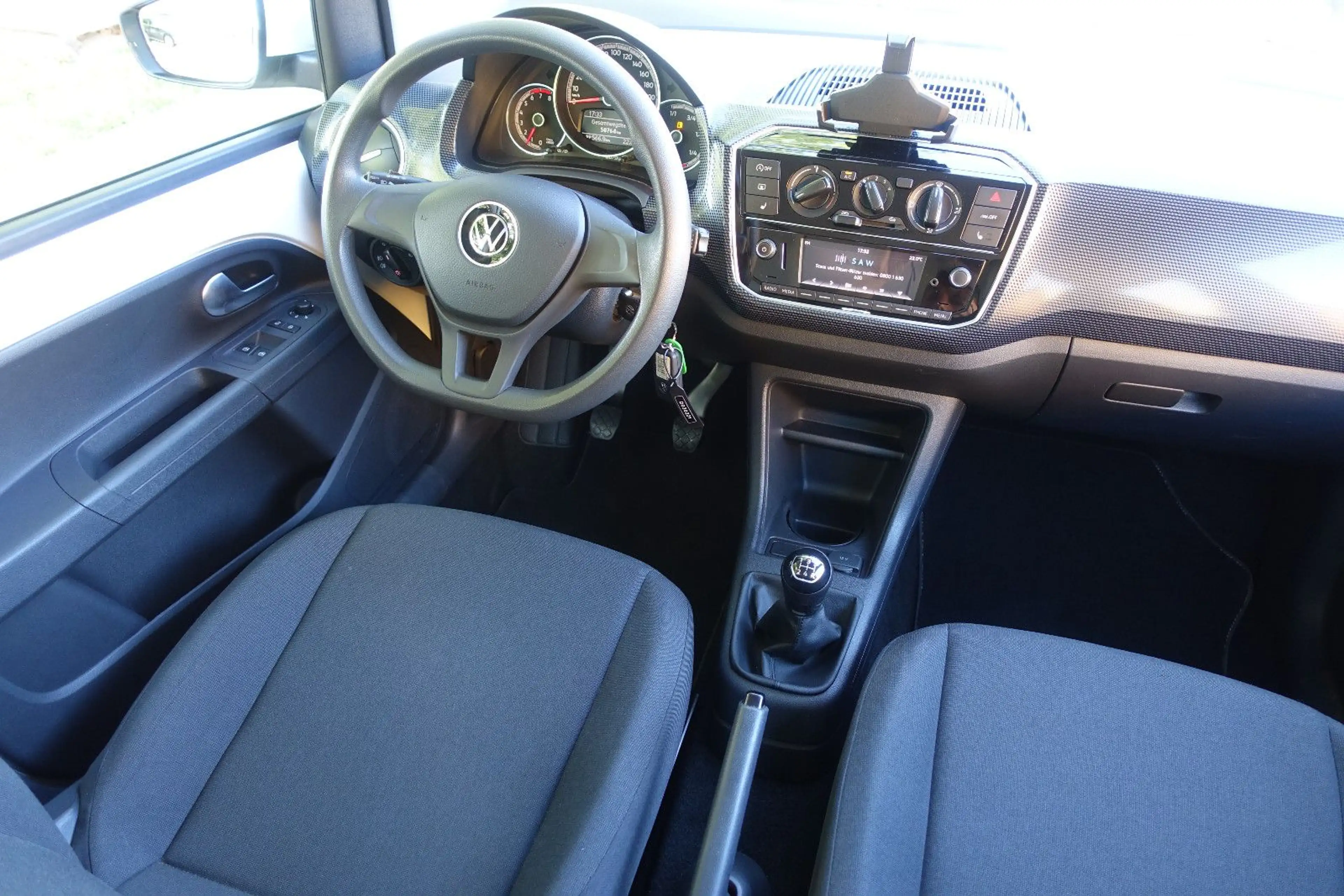 Volkswagen up! *Klima*Brems-Assist*Tempomat*Rückfahrkamera* — photo 16