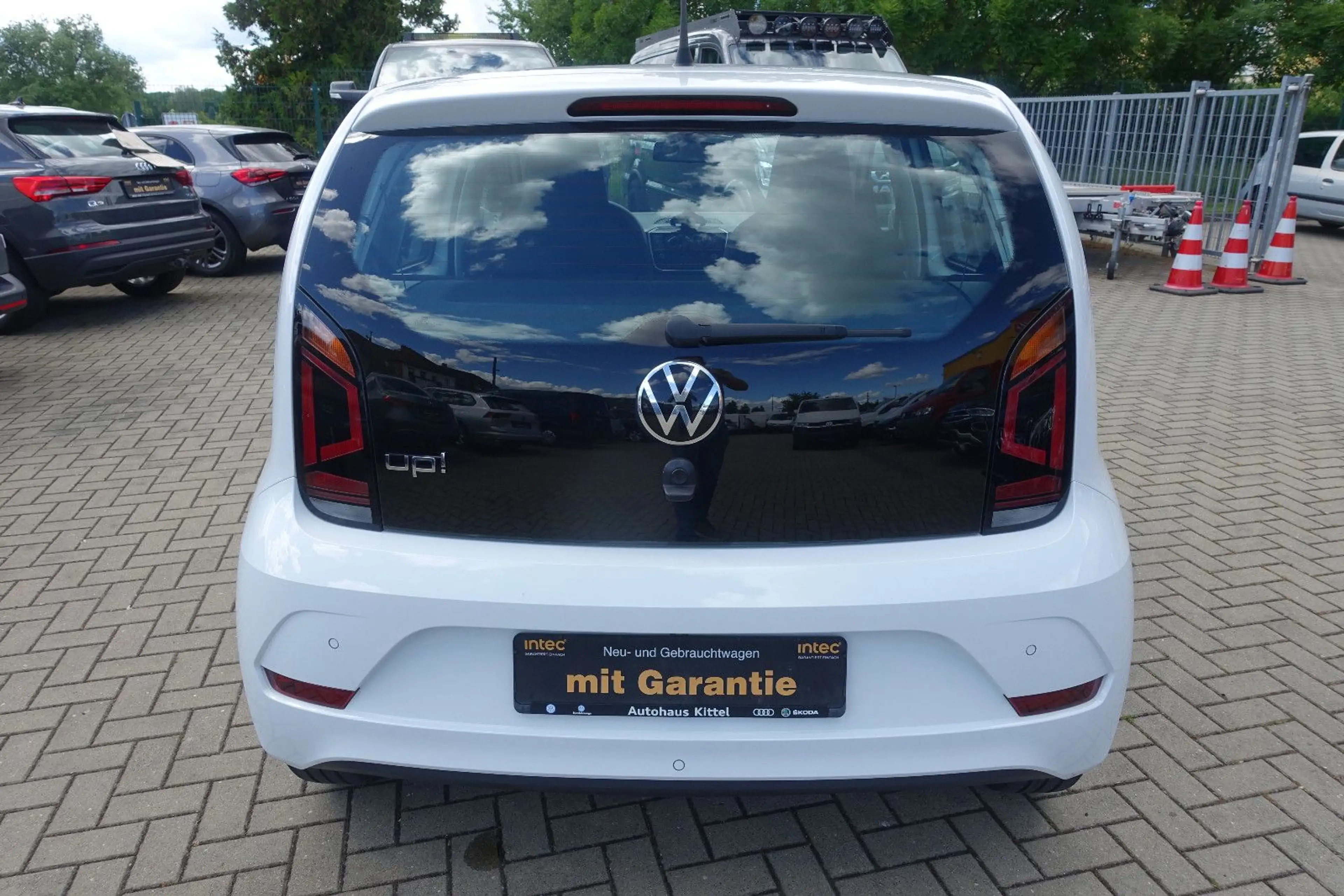 Volkswagen up! *Klima*Brems-Assist*Tempomat*Rückfahrkamera* — photo 6