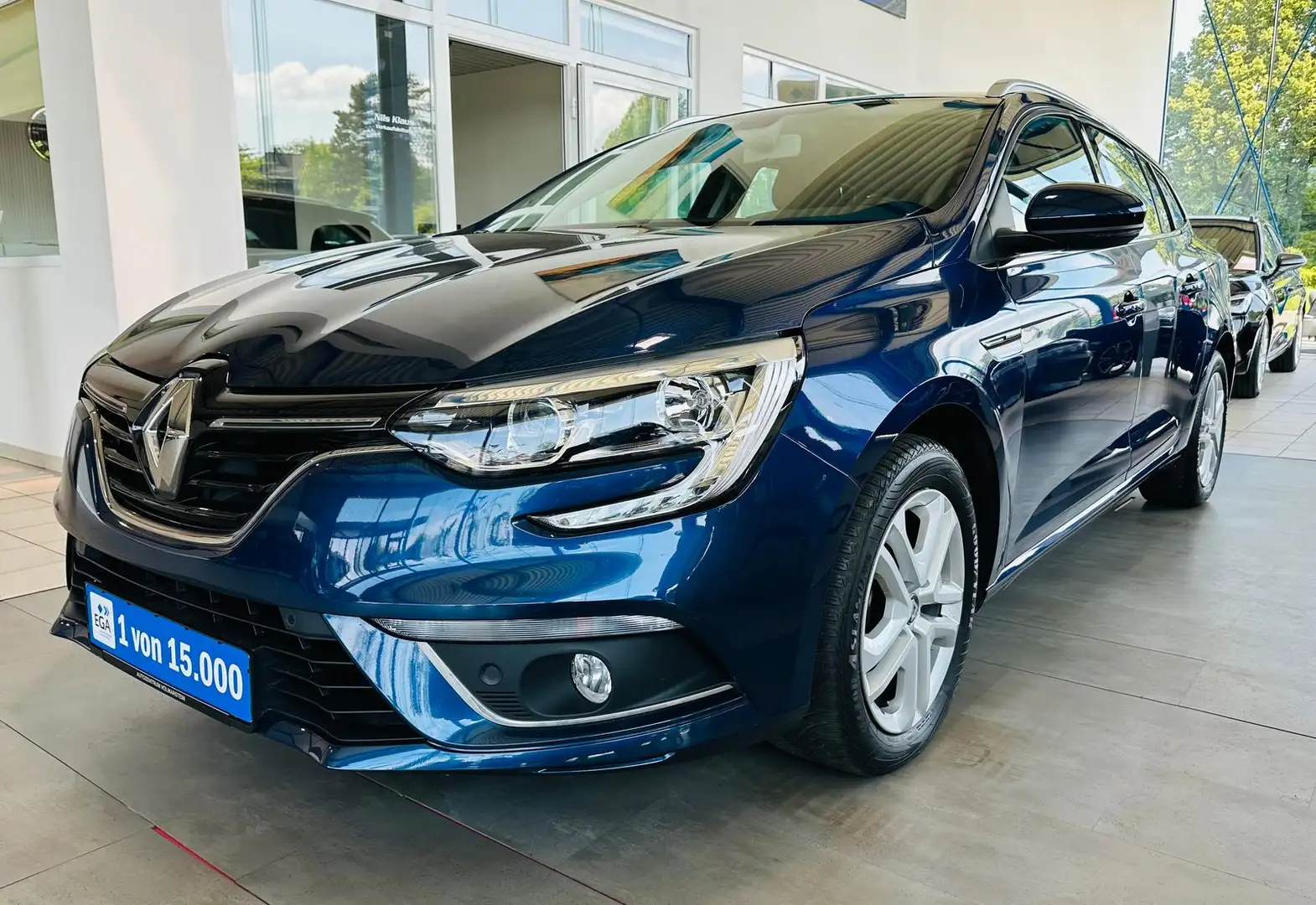 Renault Megane 1.5 dCi Business Aut. Navi SHZG AHK PDC Blau - 1