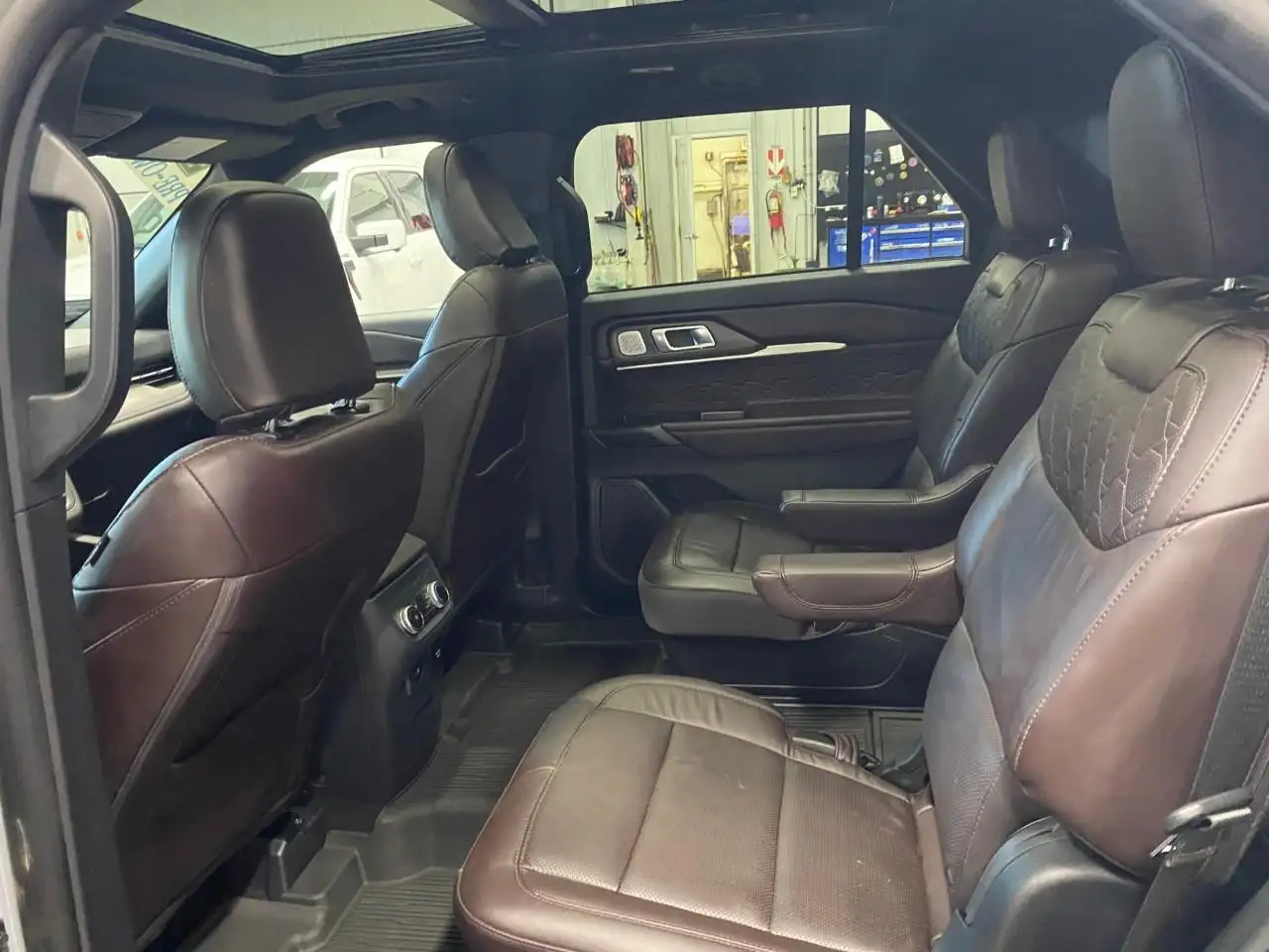 Ford Explorer снимка Ford Explorer