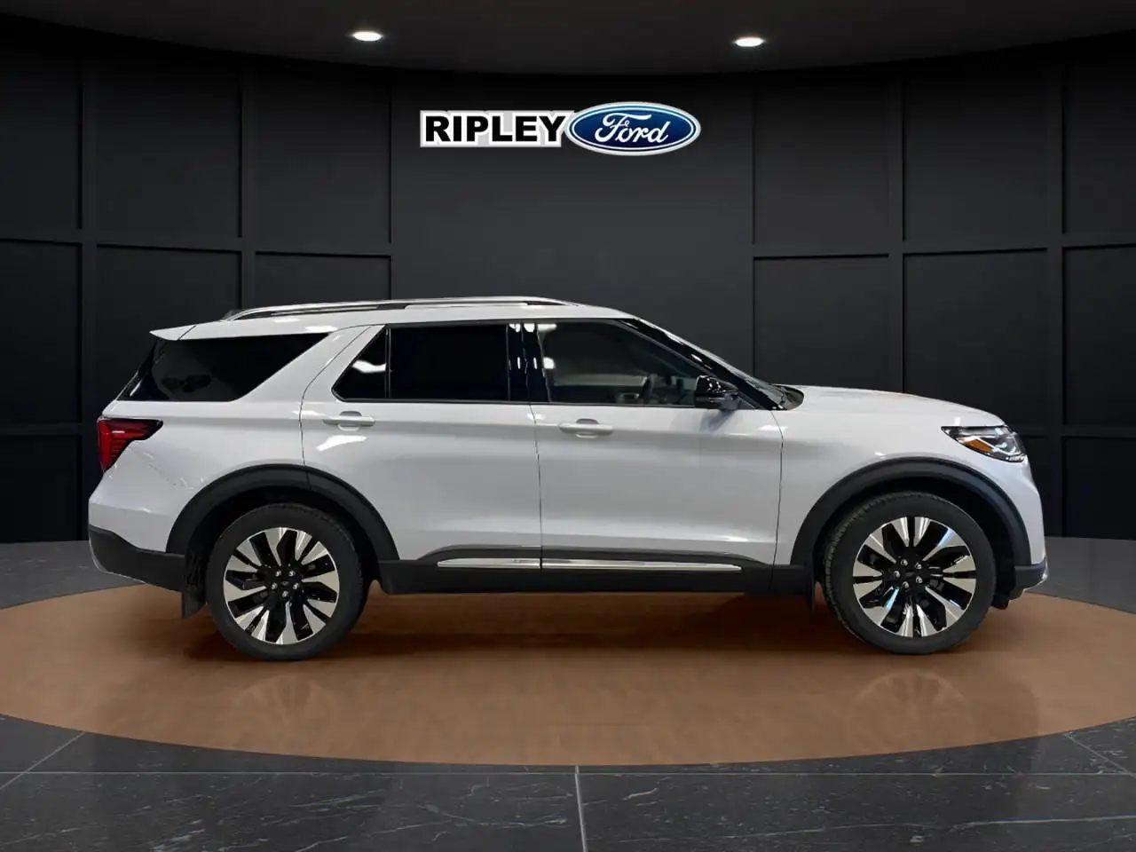Ford Explorer снимка Ford Explorer