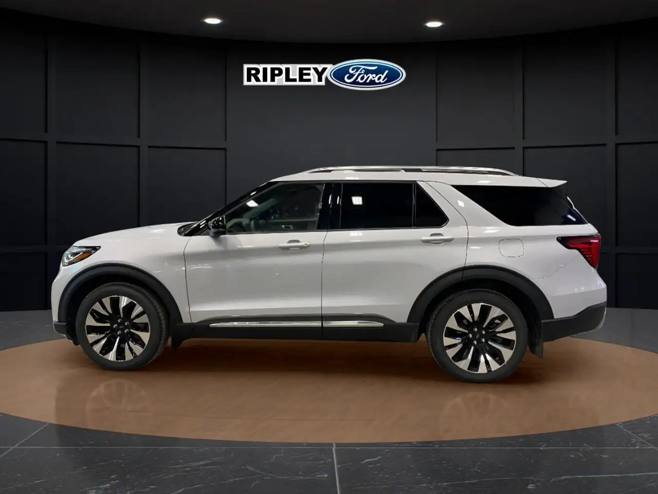 Ford Explorer снимка Ford Explorer