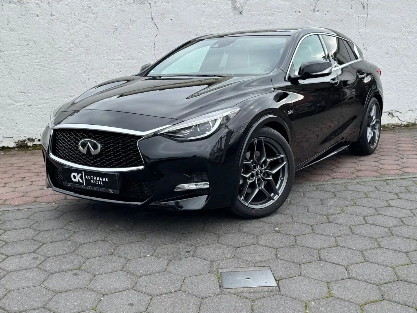 Infiniti Q30 S 2.2 d AWD Sport City Black Schwarz - 1