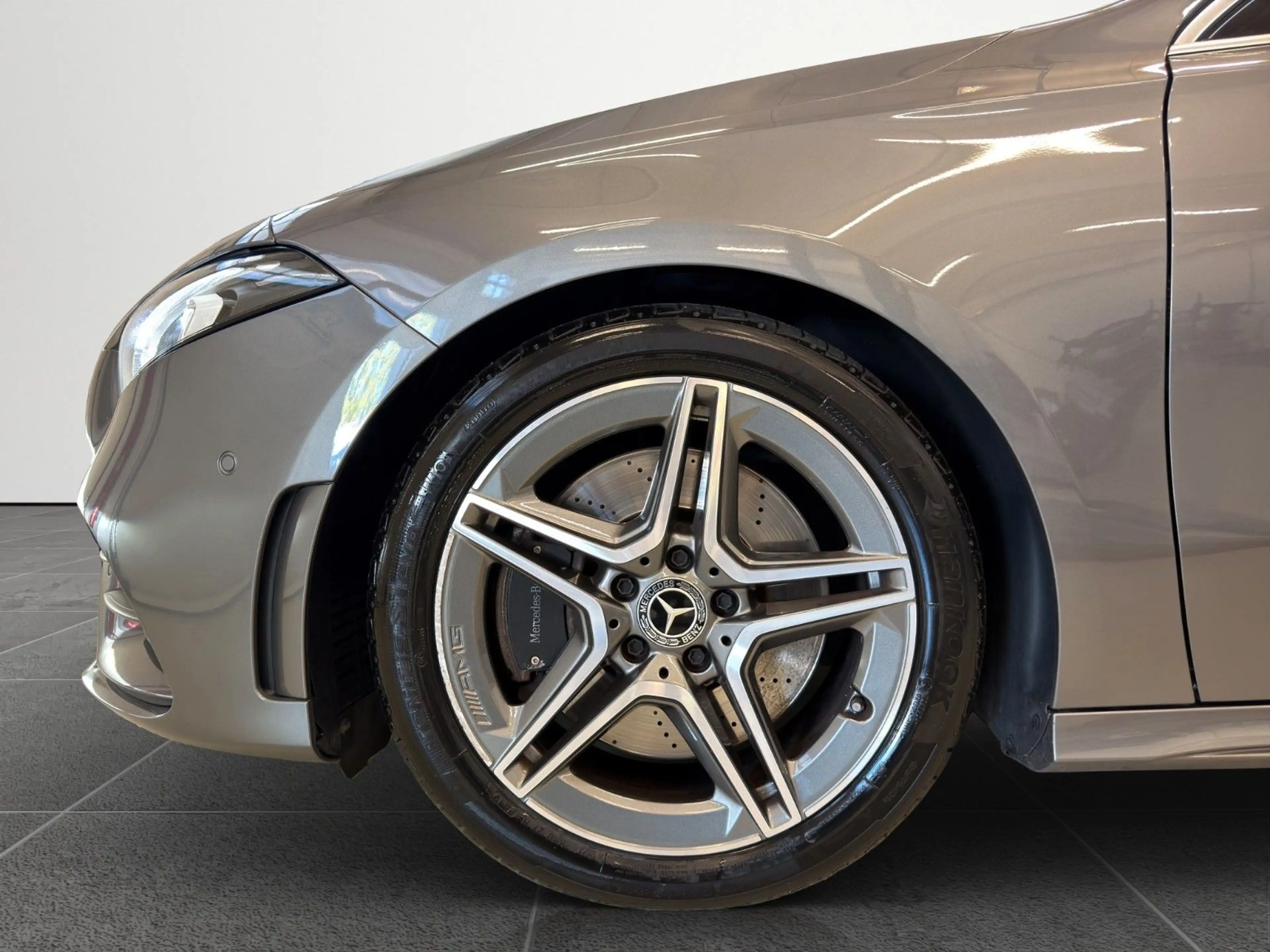 Mercedes-Benz A 250 *LED*AMG Line*SHZ*Finanzierung — photo 9