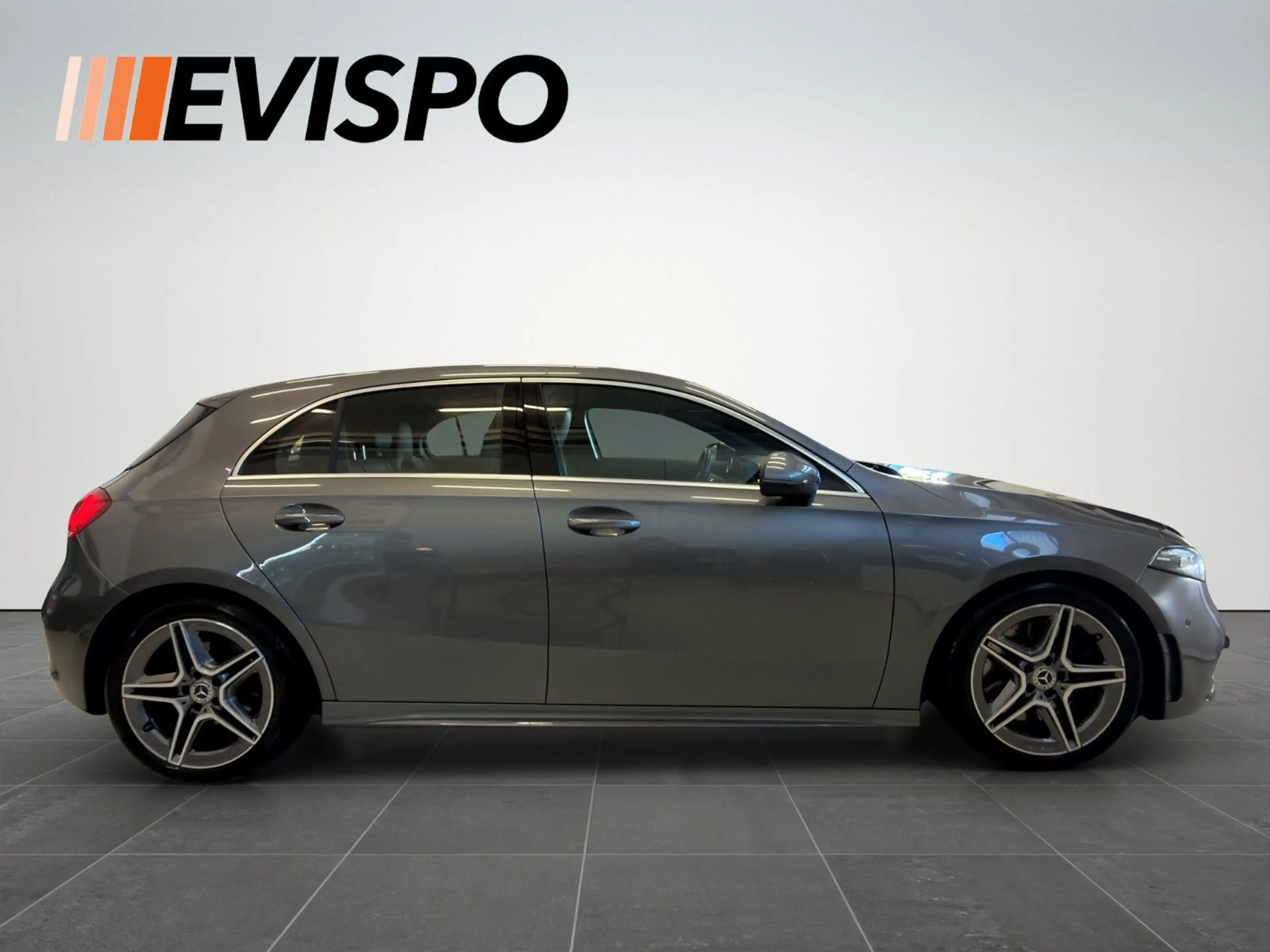 Mercedes-Benz A 250 *LED*AMG Line*SHZ*Finanzierung — photo 4