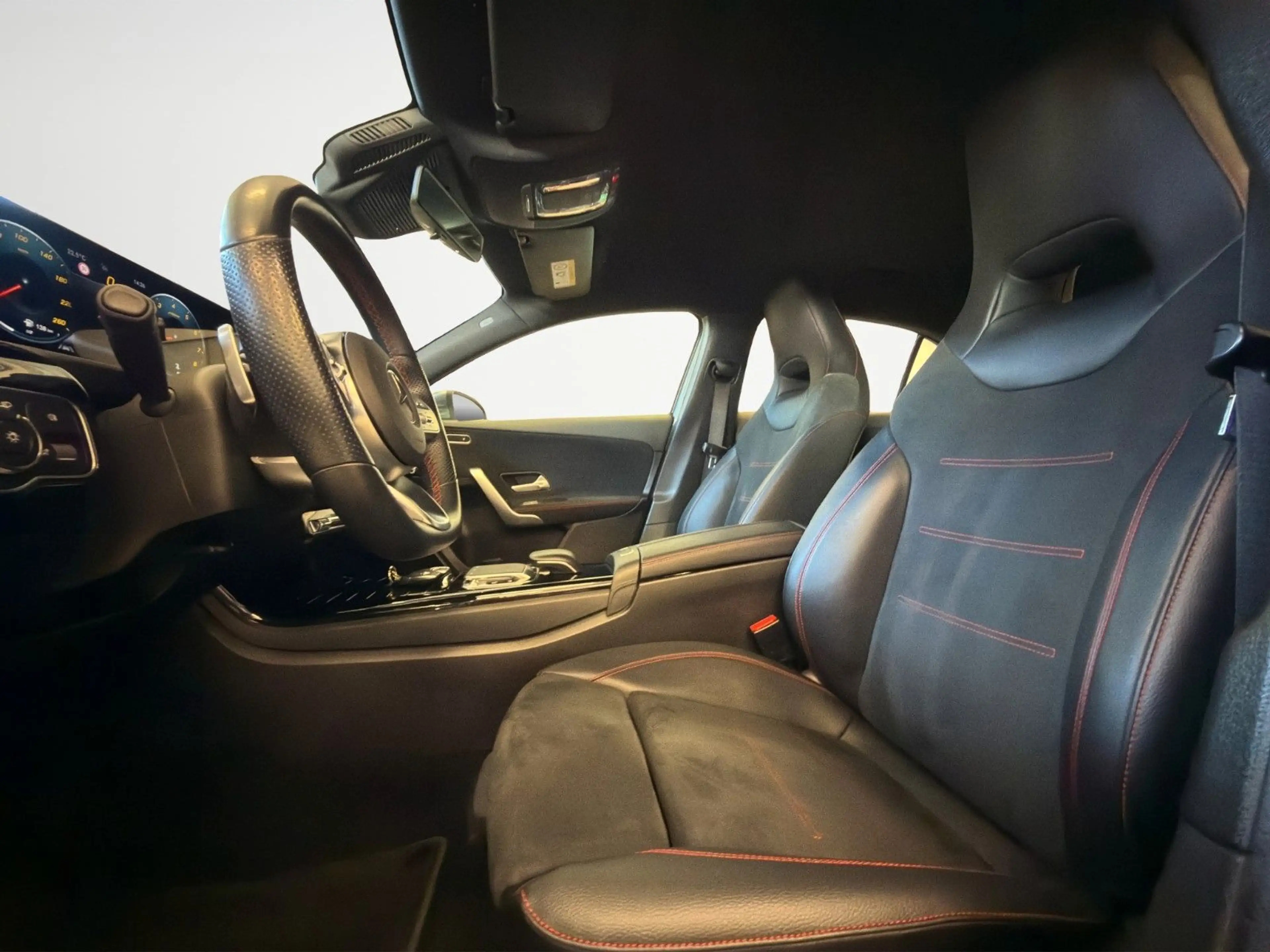 Mercedes-Benz A 250 *LED*AMG Line*SHZ*Finanzierung — photo 11